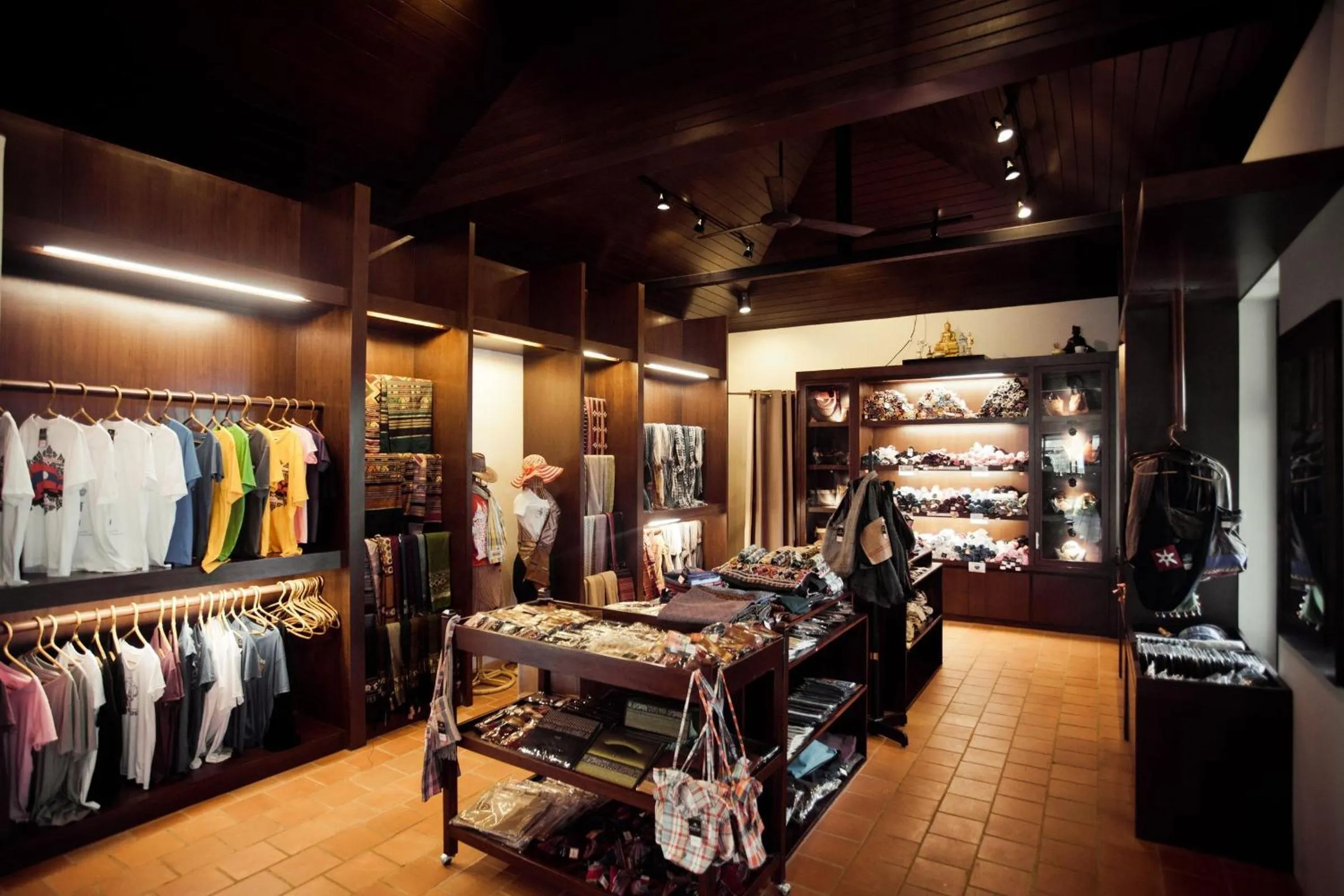 On-site shops in Sabaidee Valley