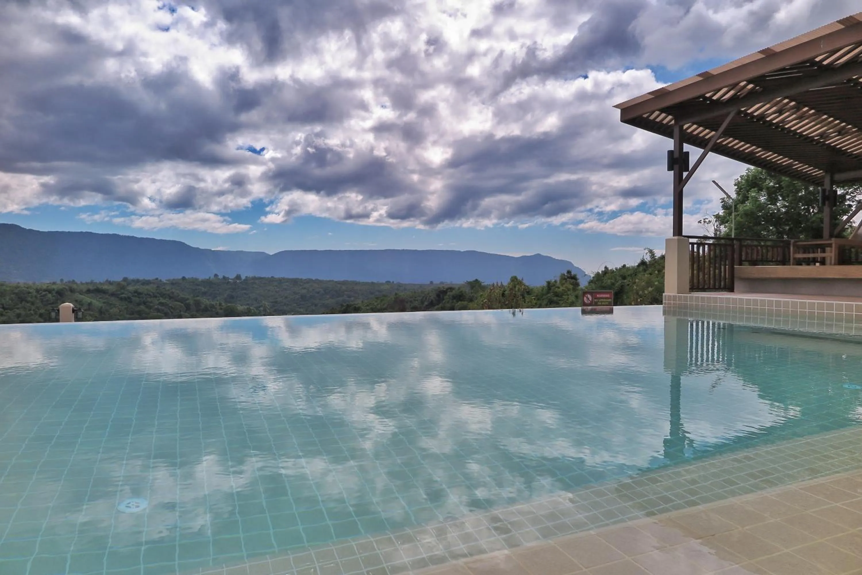 Mountain view in Sabaidee Valley