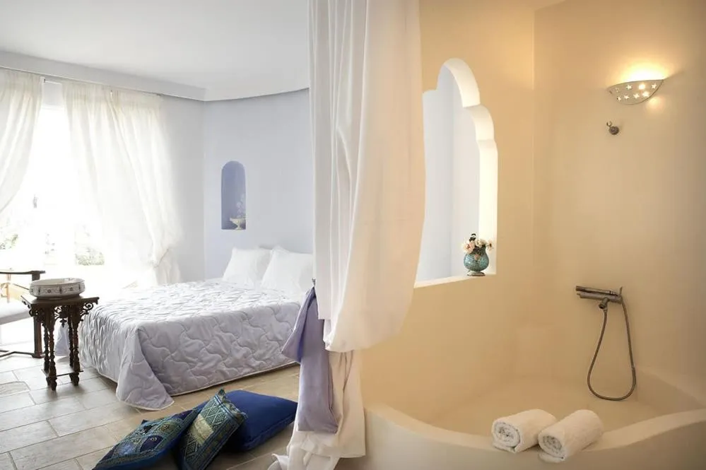 Bed in Castello Di Vista with Pool and Starlink Wifi