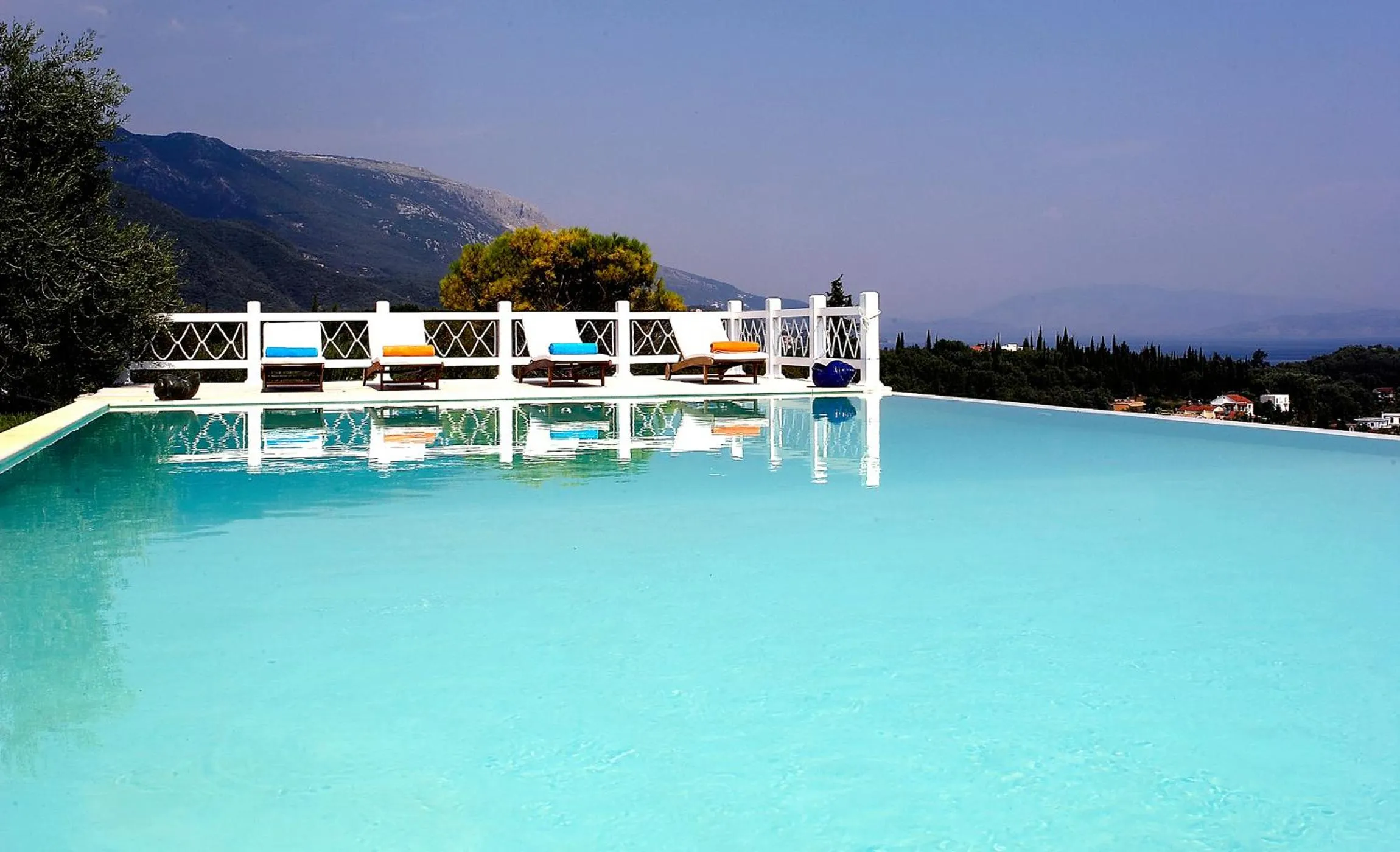 Swimming pool in Castello Di Vista