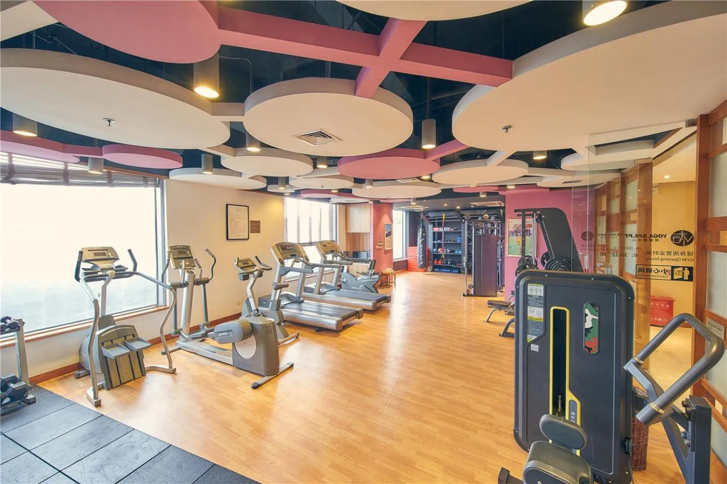 Fitness centre/facilities in Parkview Hotel