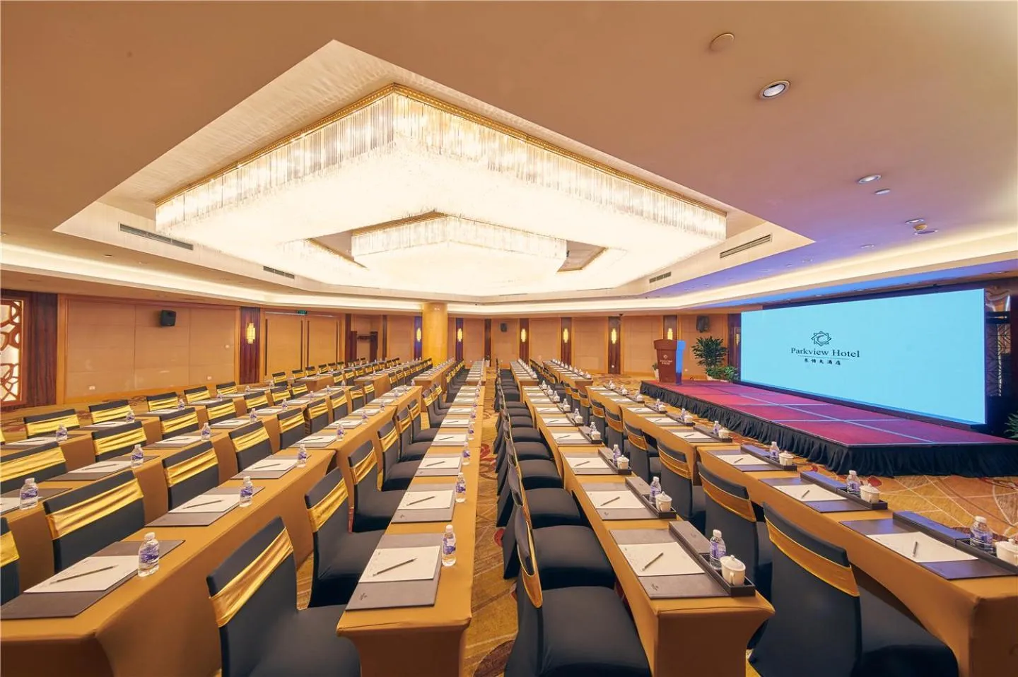 Meeting/conference room in Parkview Hotel