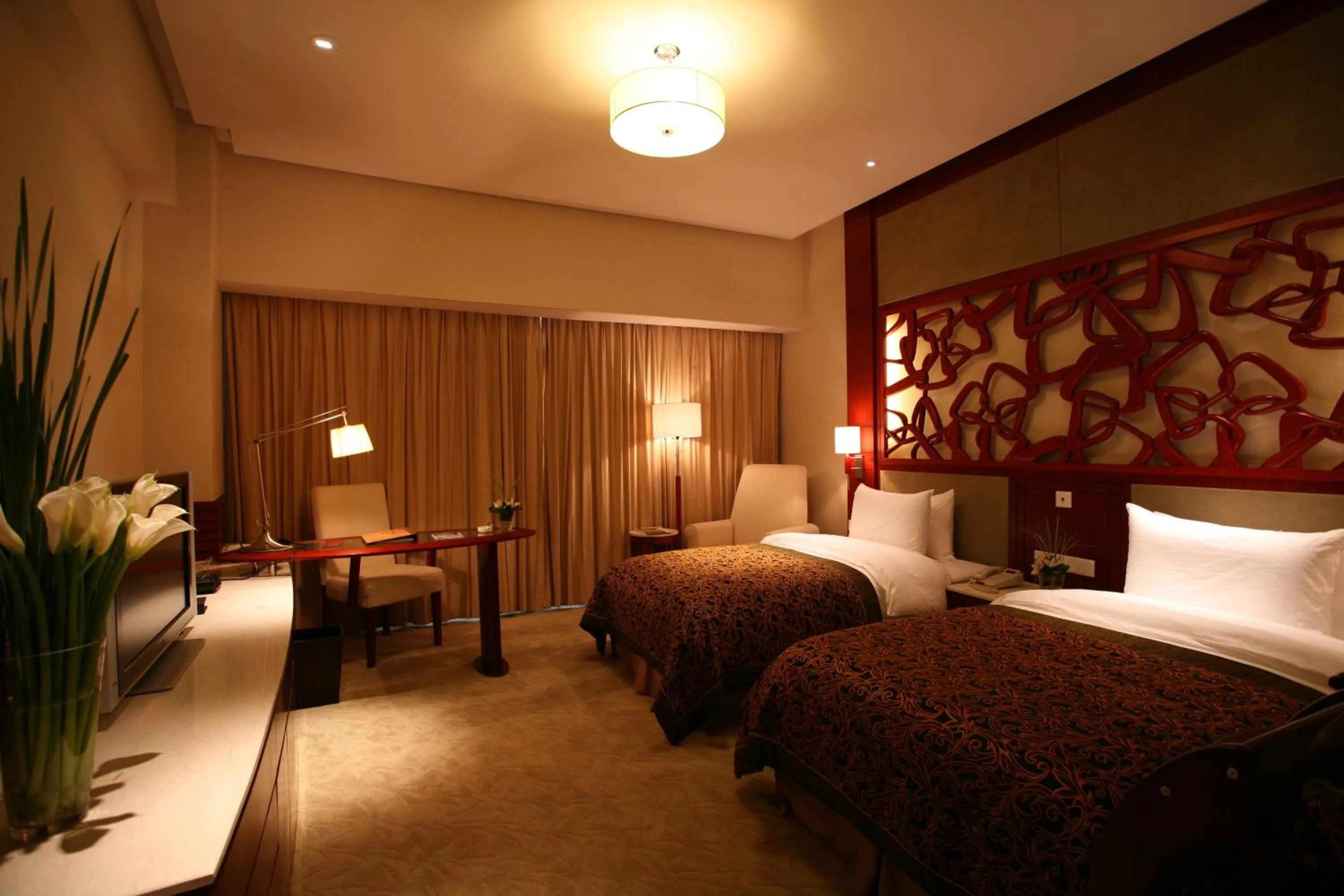 Photo of the whole room, Bed in Parkview Hotel