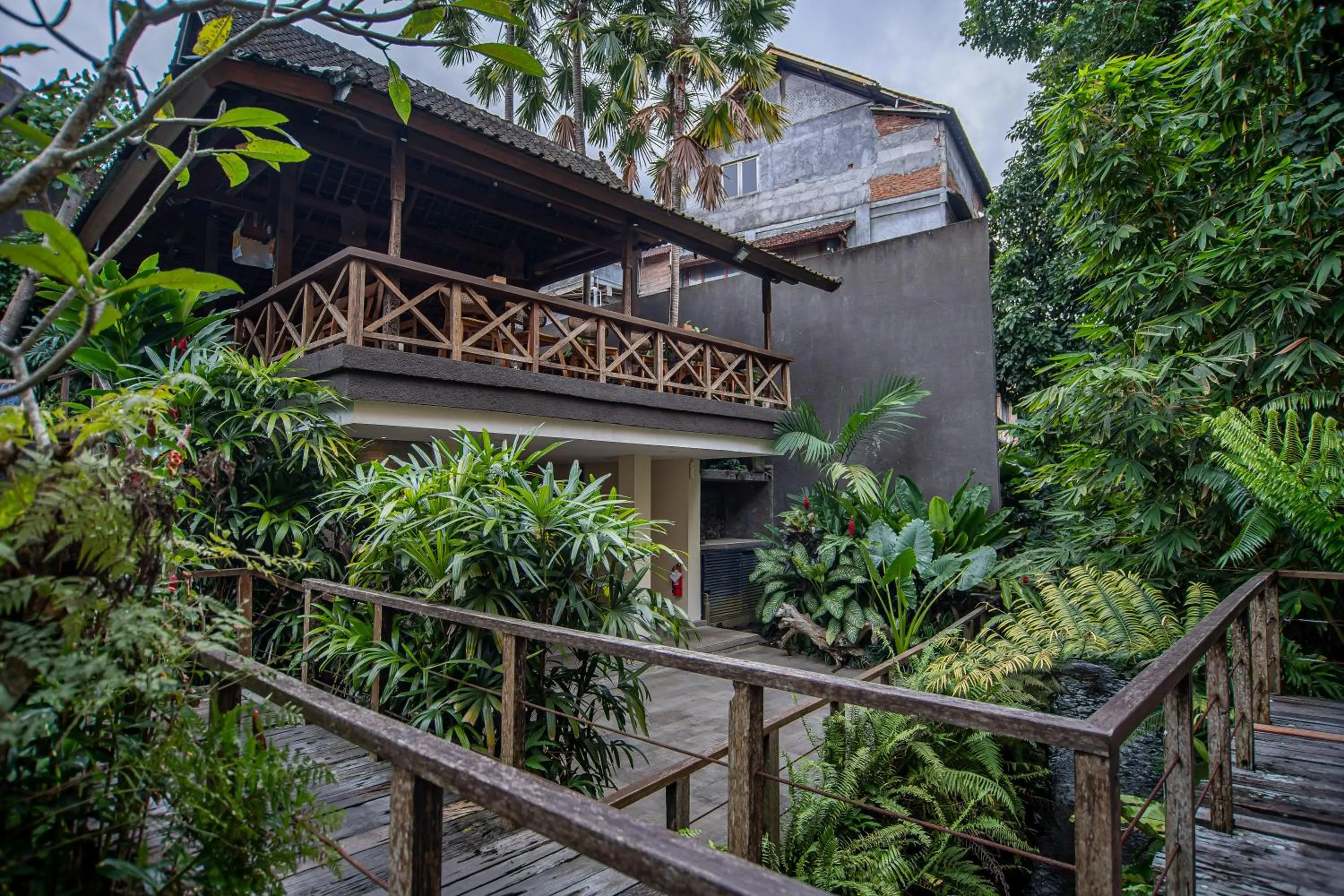 Property building in Merak Village by Prasi