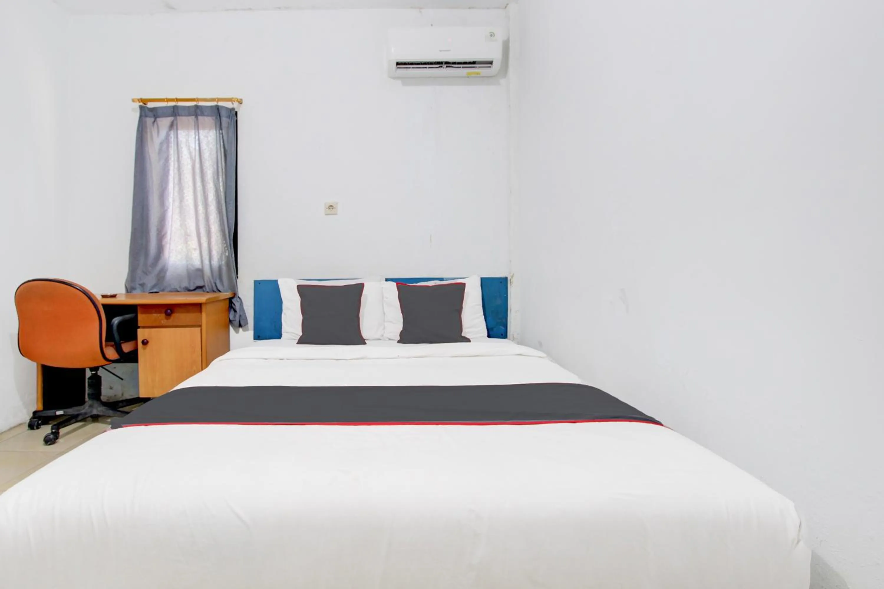 Photo of the whole room in OYO Life 2928 Rumah Ceria