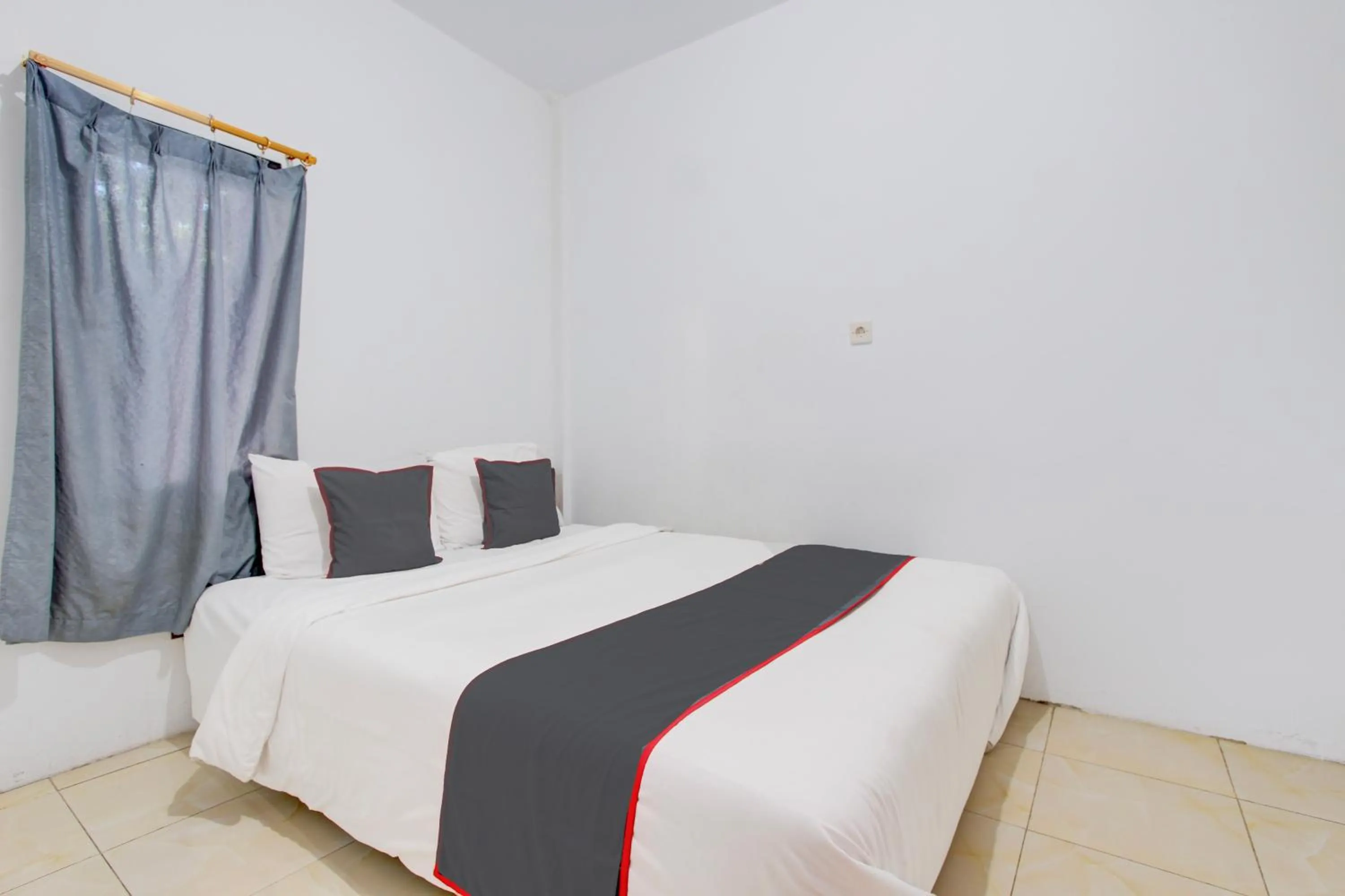 Photo of the whole room in OYO Life 2928 Rumah Ceria