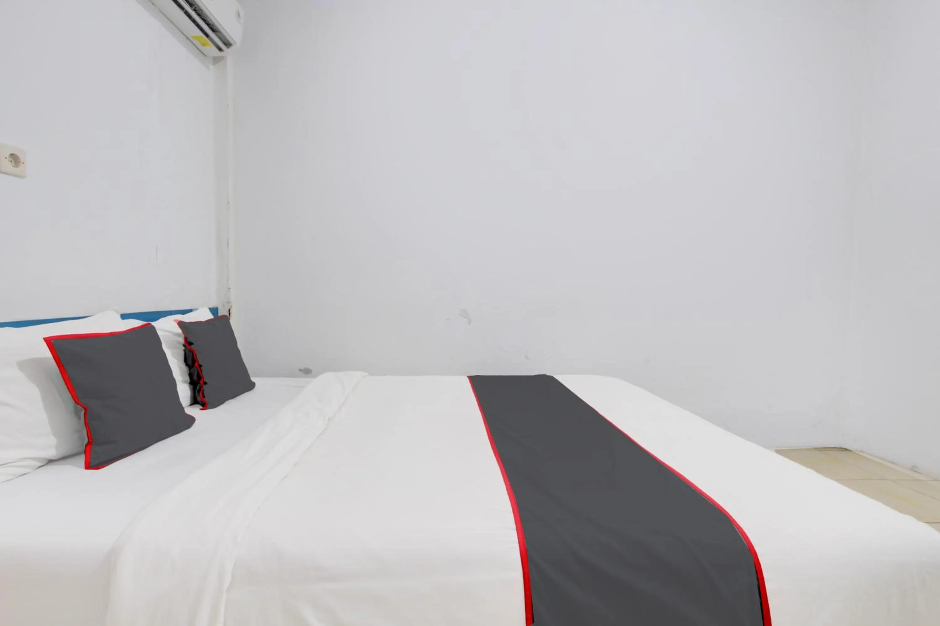 Photo of the whole room in OYO Life 2928 Rumah Ceria