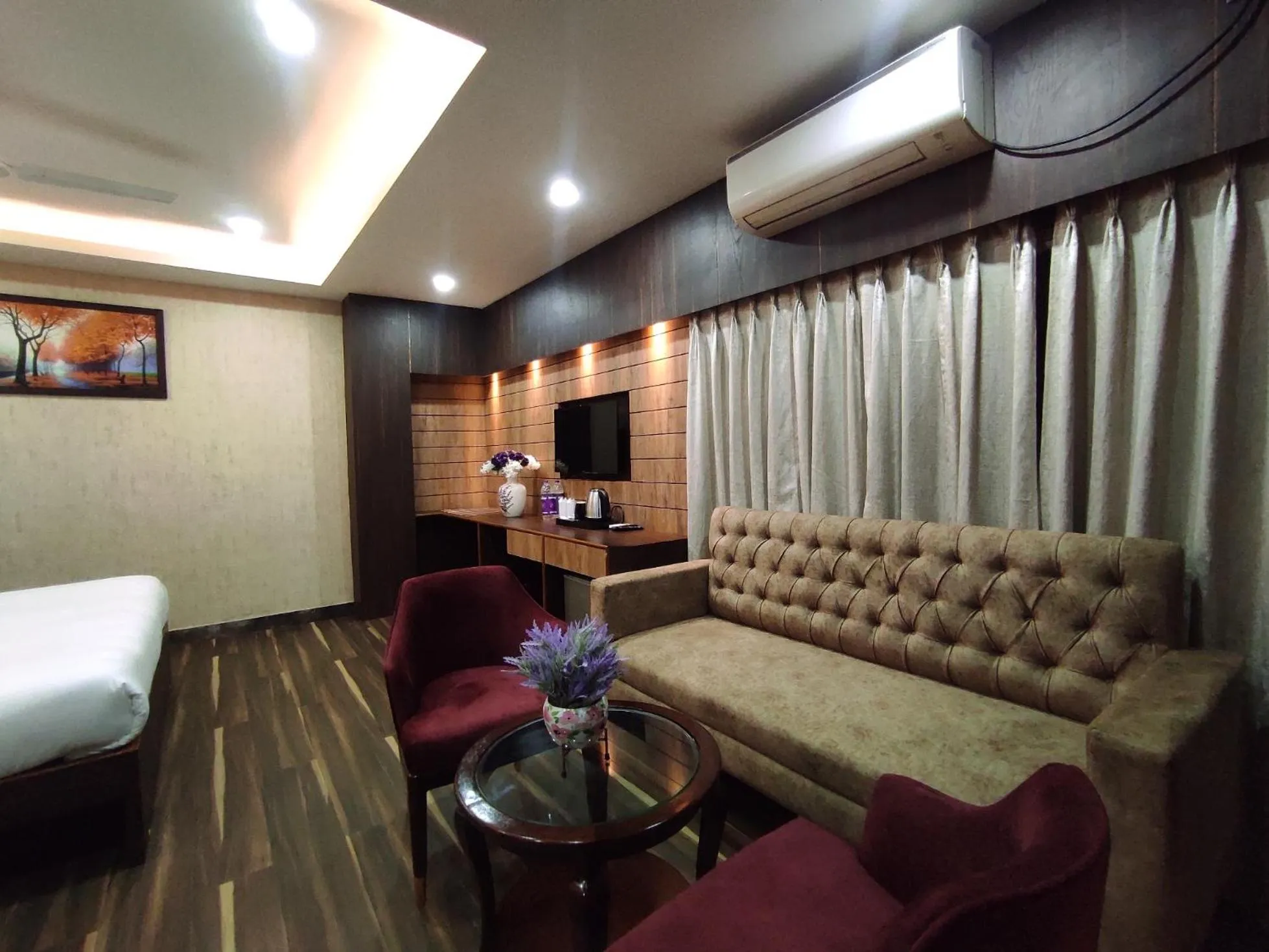 Photo of the whole room in Hotel Aavas Inn