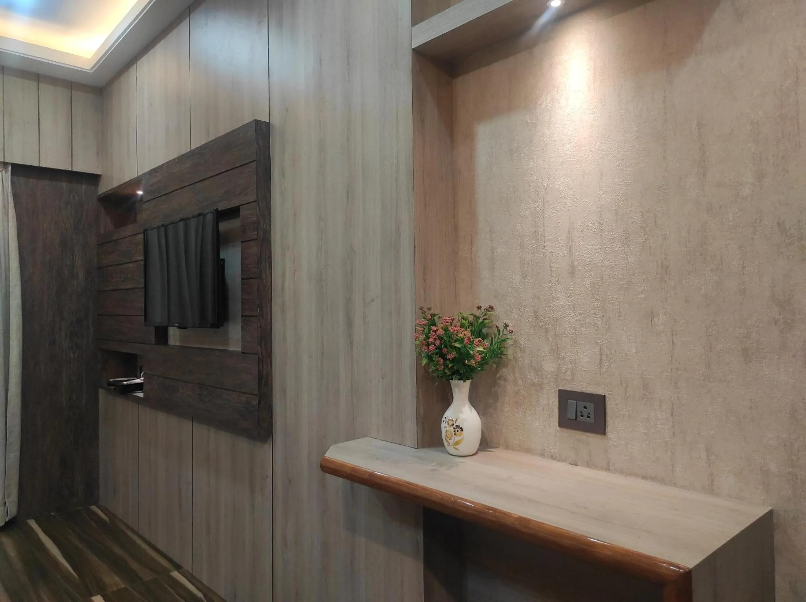 Decorative detail in Hotel Aavas Inn