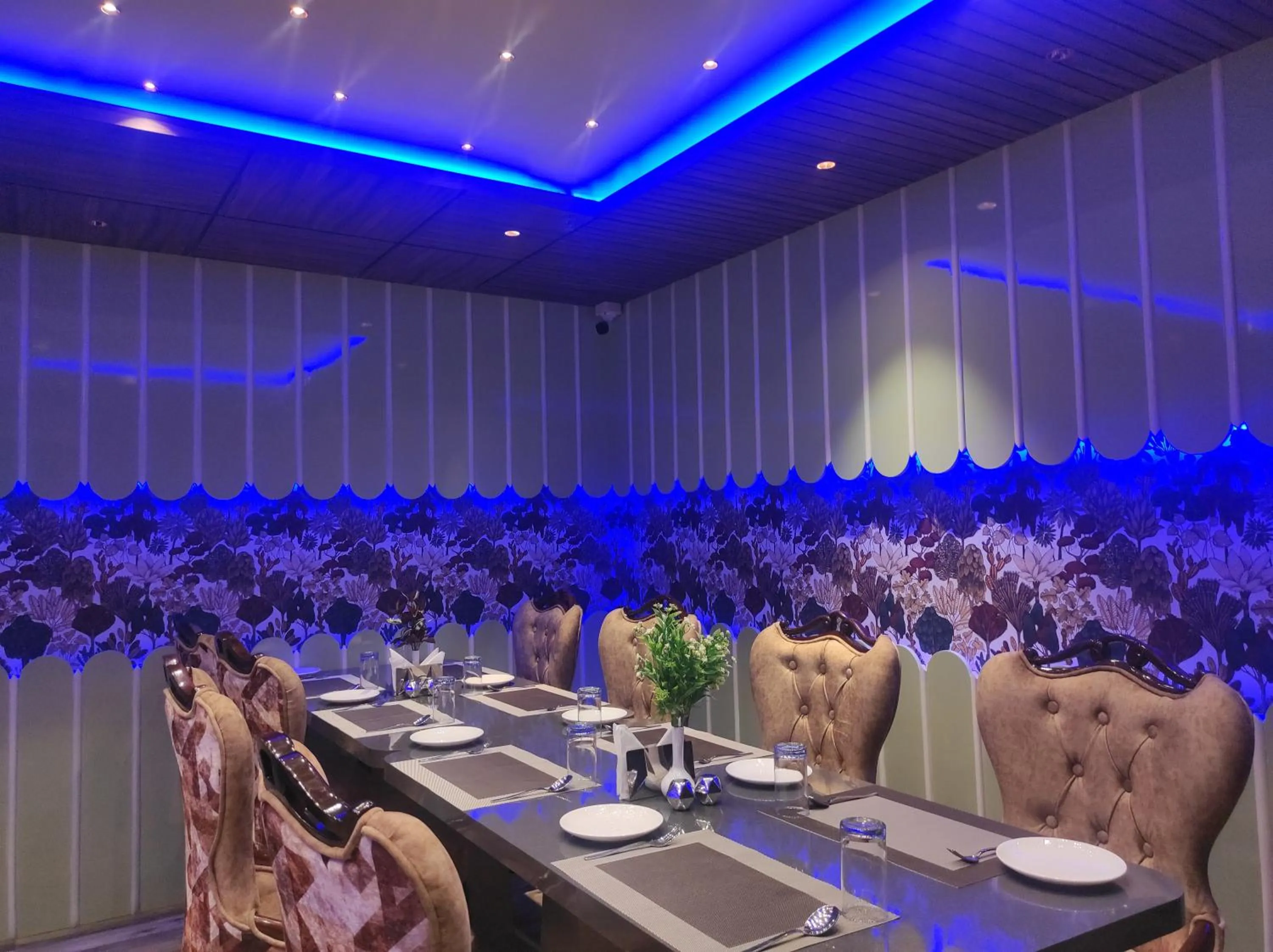 Restaurant/places to eat in Hotel Aavas Inn