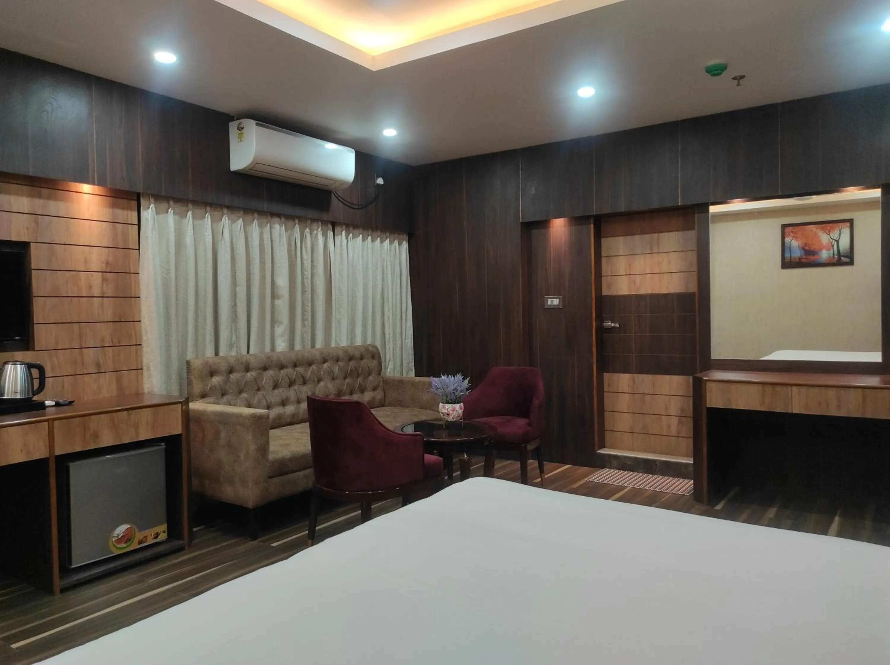 Photo of the whole room in Hotel Aavas Inn