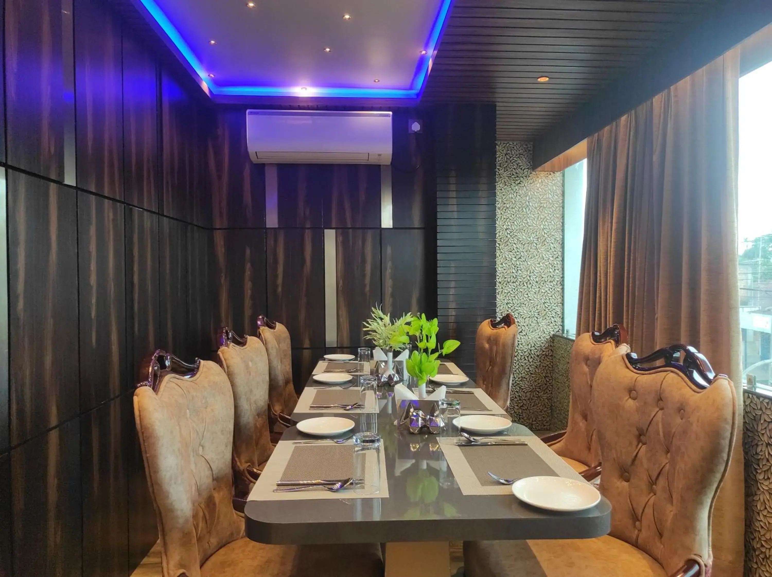 Restaurant/places to eat in Hotel Aavas Inn Restaurant/places to eat in Hotel Aavas Inn