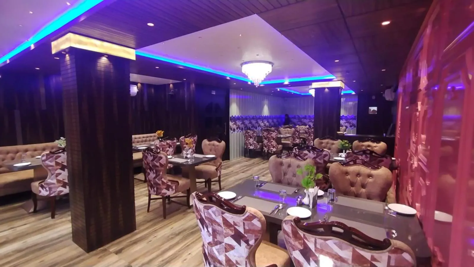 Restaurant/places to eat in Hotel Aavas Inn