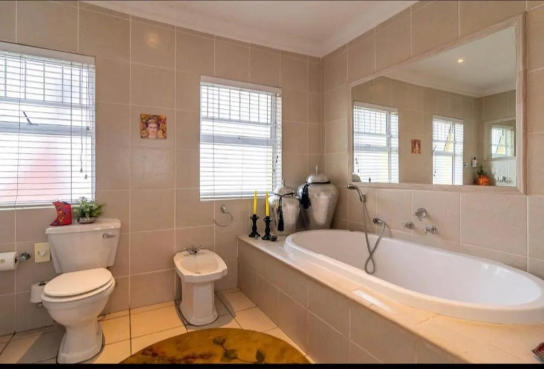 Gordon's Beach Lodge