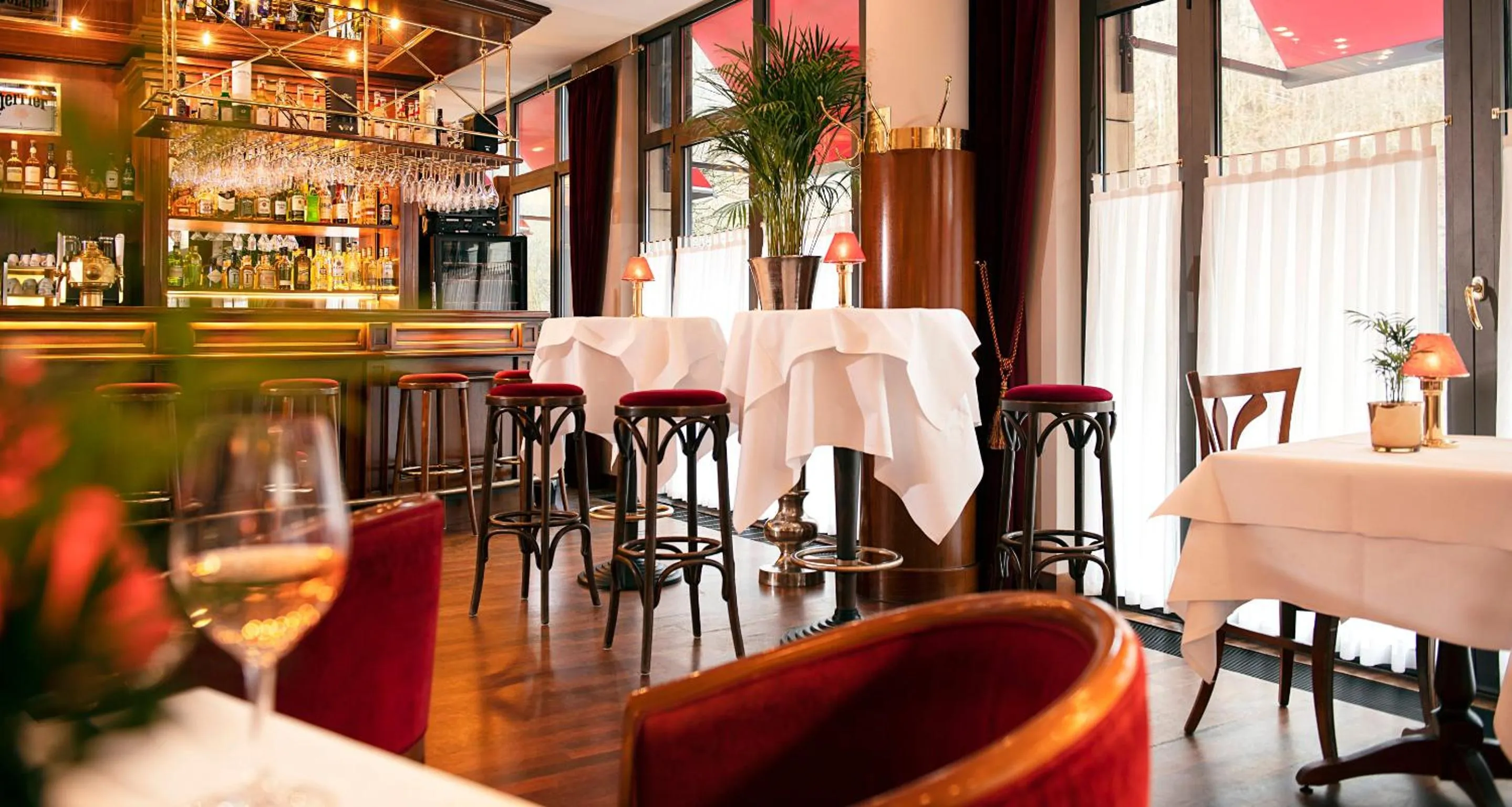 Lounge or bar in Victor's Residenz-Hotel Saarbrücken