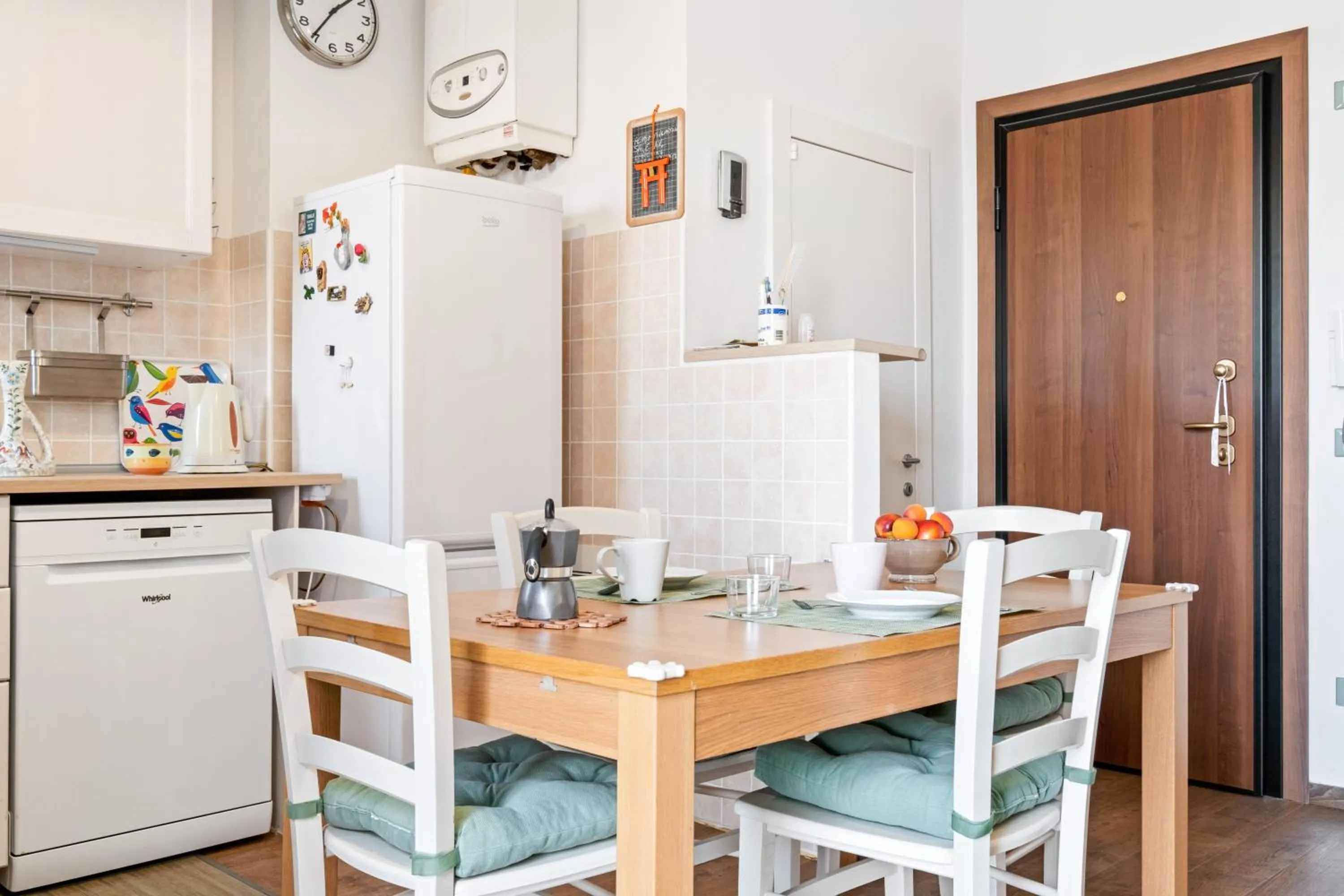 Kitchen or kitchenette in GuestHost - Bolognina Cozy Apartment