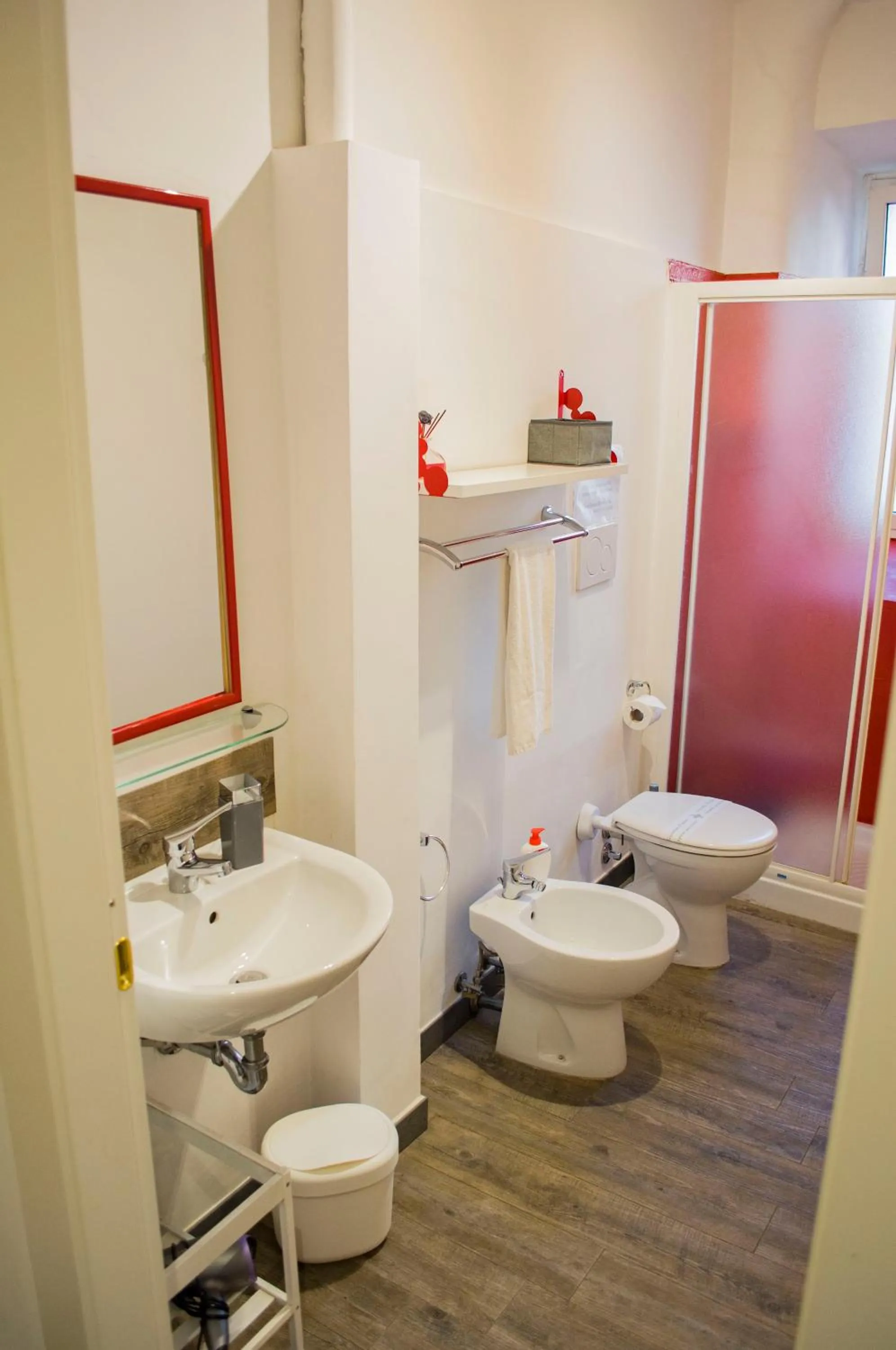 Toilet in Relais Cola Di Rienzo