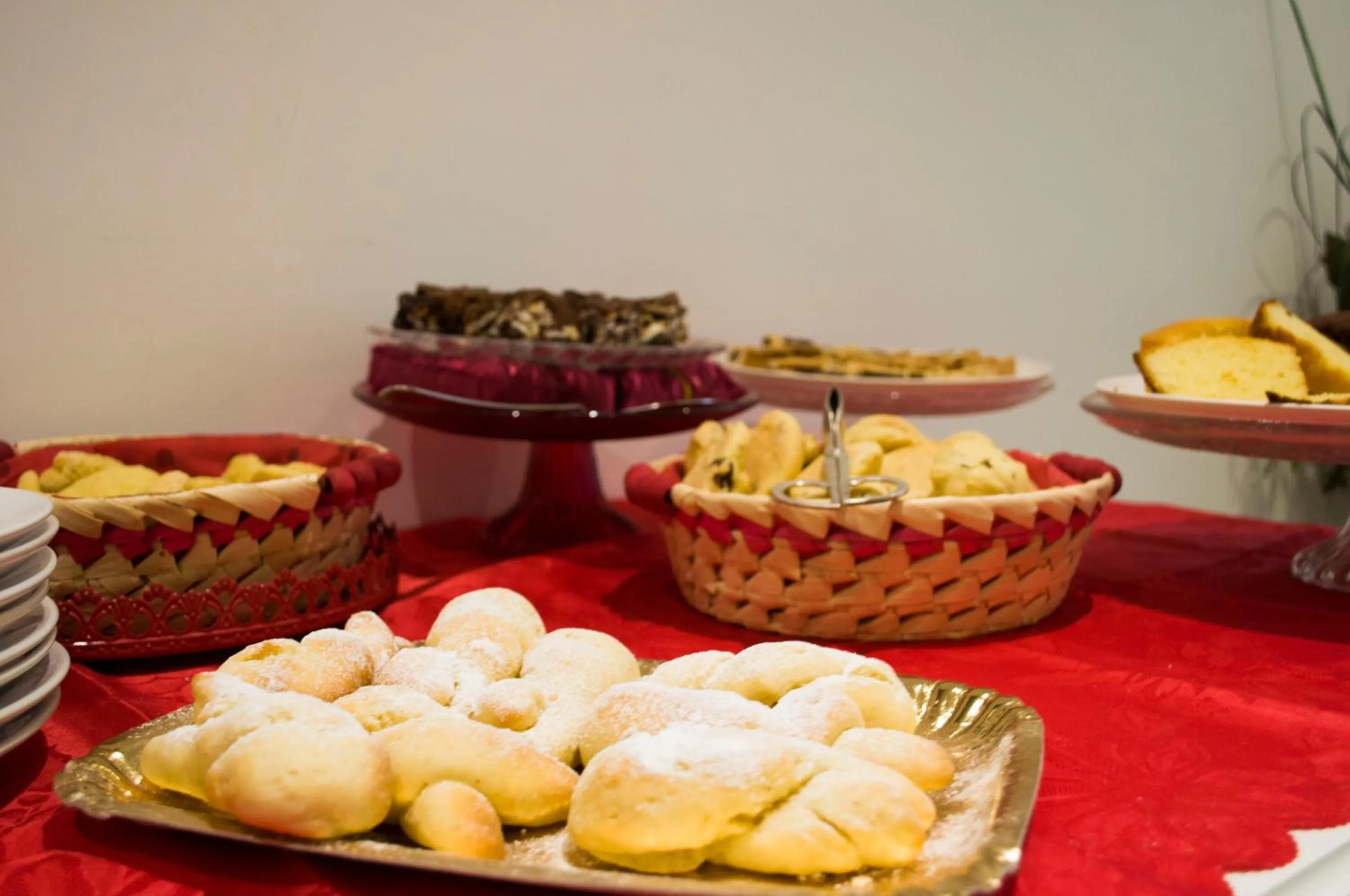 Food and drinks in Relais Cola Di Rienzo