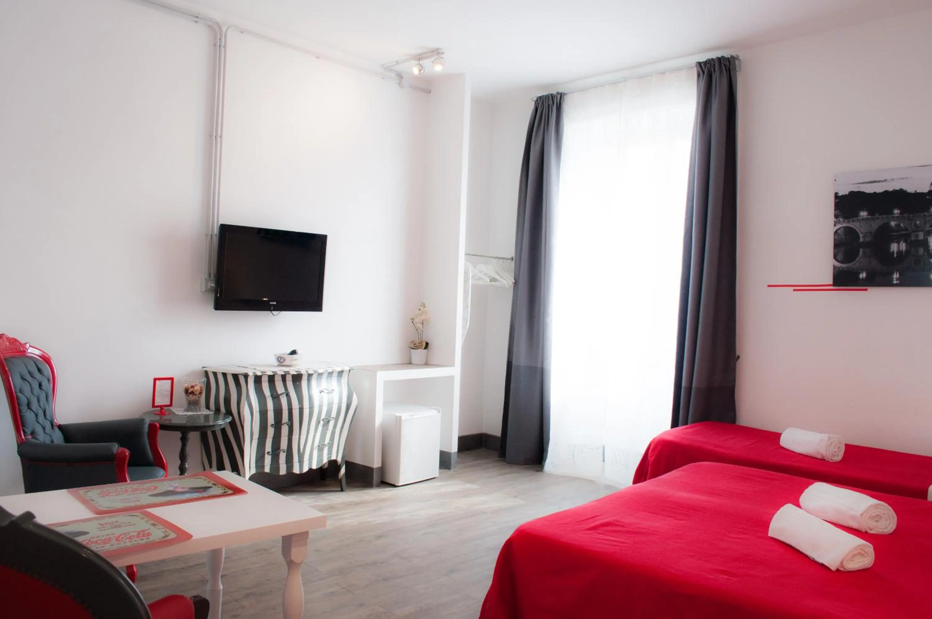 Photo of the whole room, Bed in Relais Cola Di Rienzo