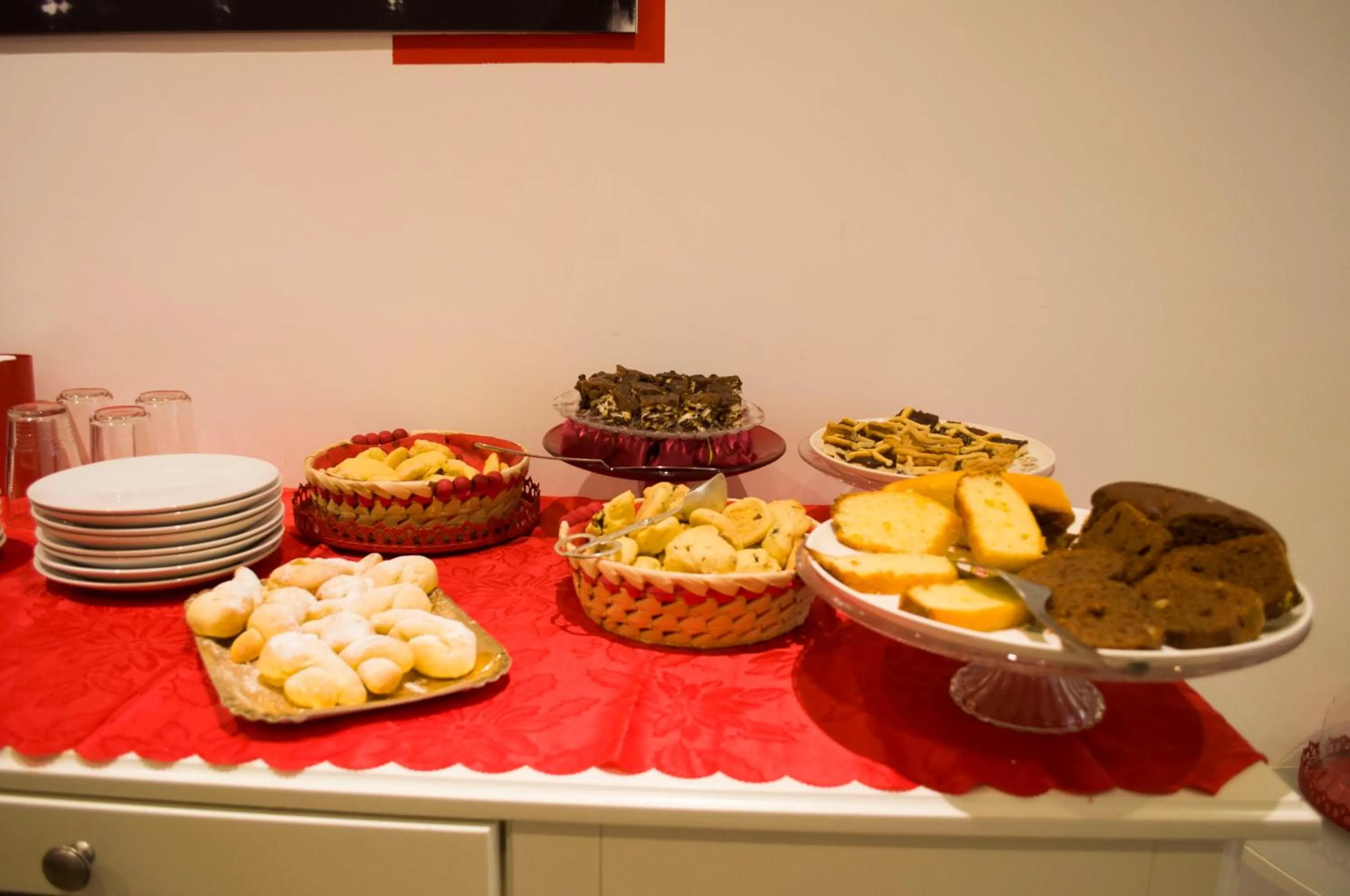 Food and drinks in Relais Cola Di Rienzo