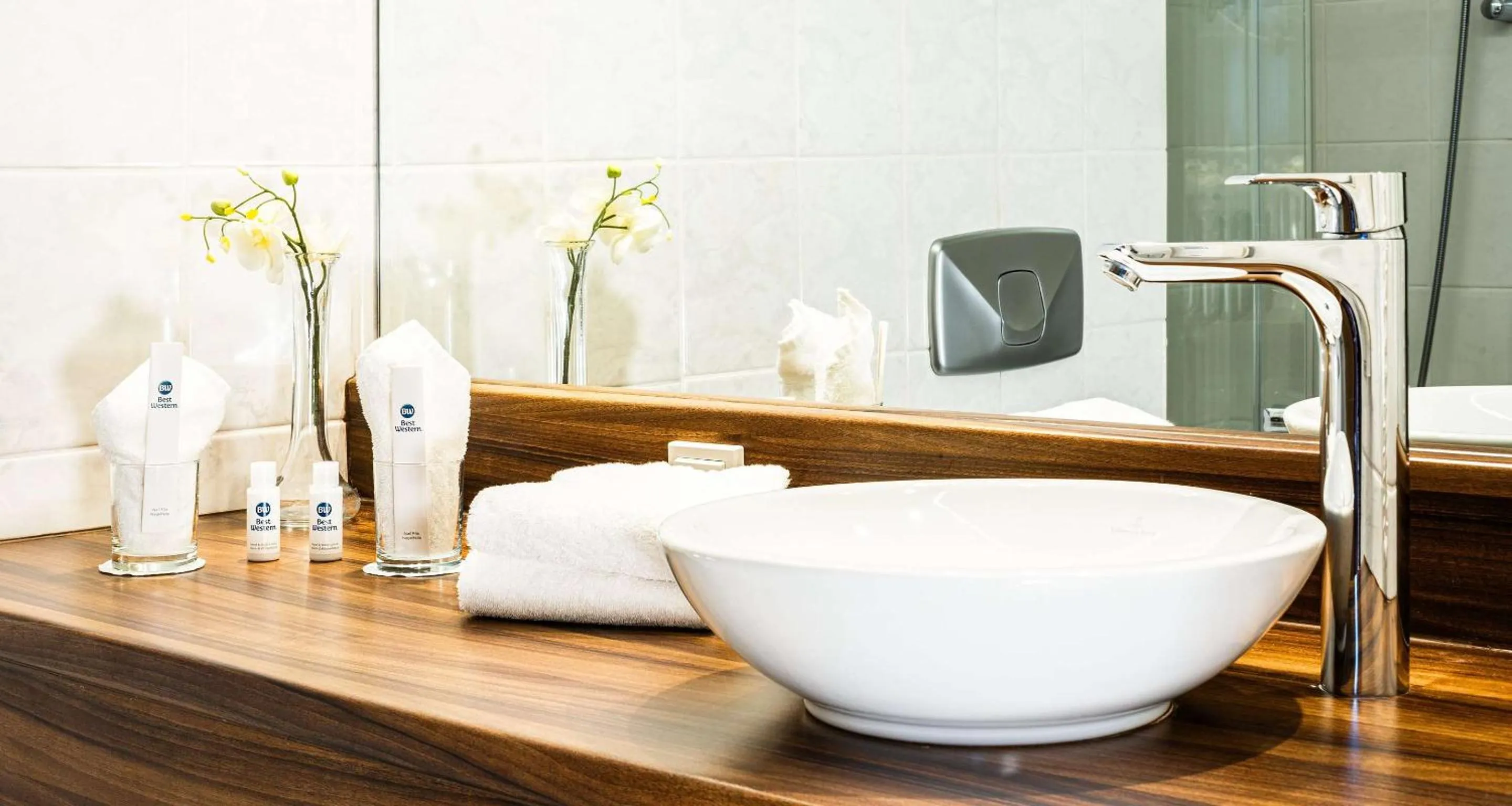 Bedroom in Best Western Victor's Residenz-Hotel Rodenhof