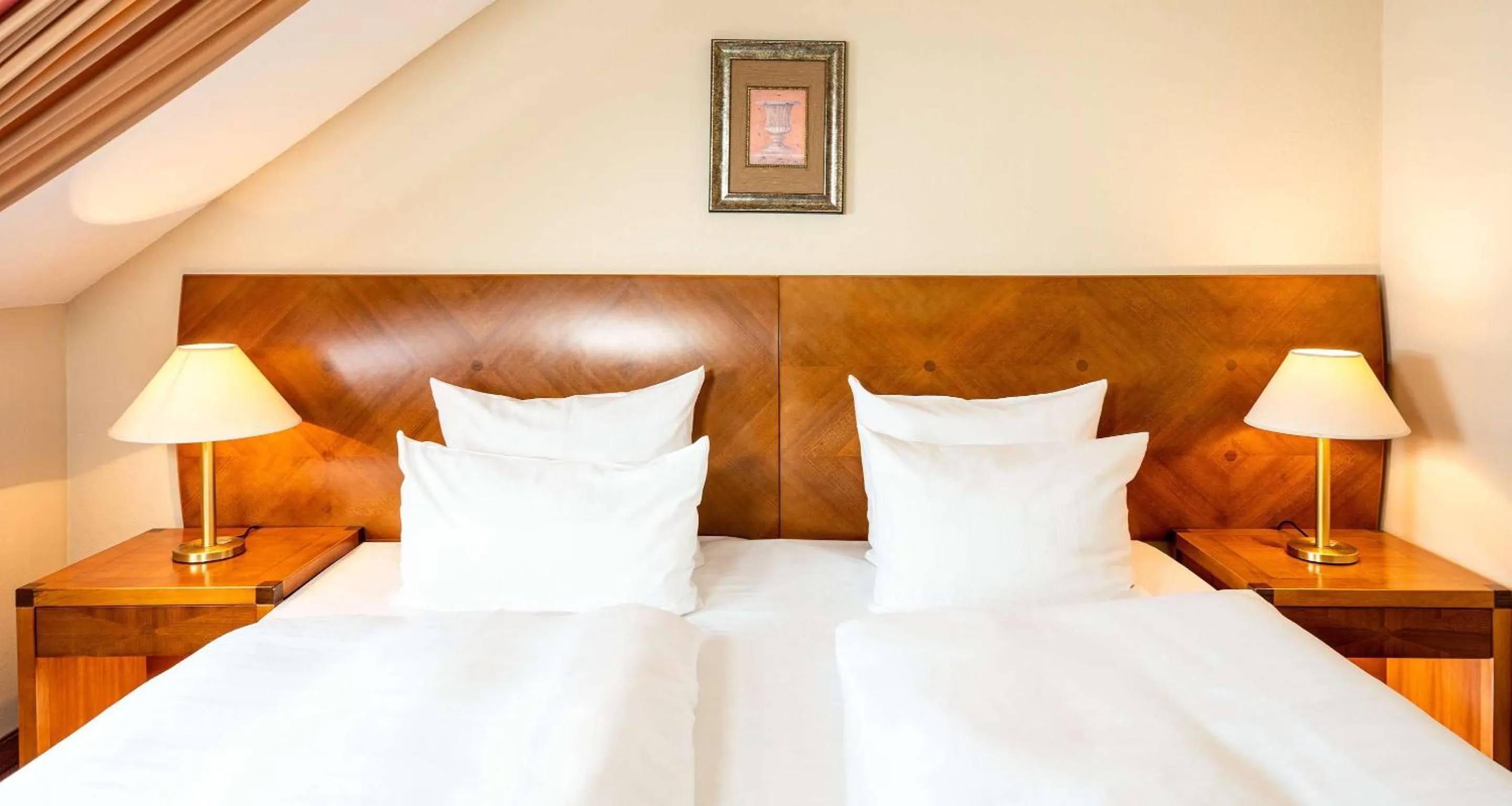 Photo of the whole room, Bed in Best Western Victor's Residenz-Hotel Rodenhof