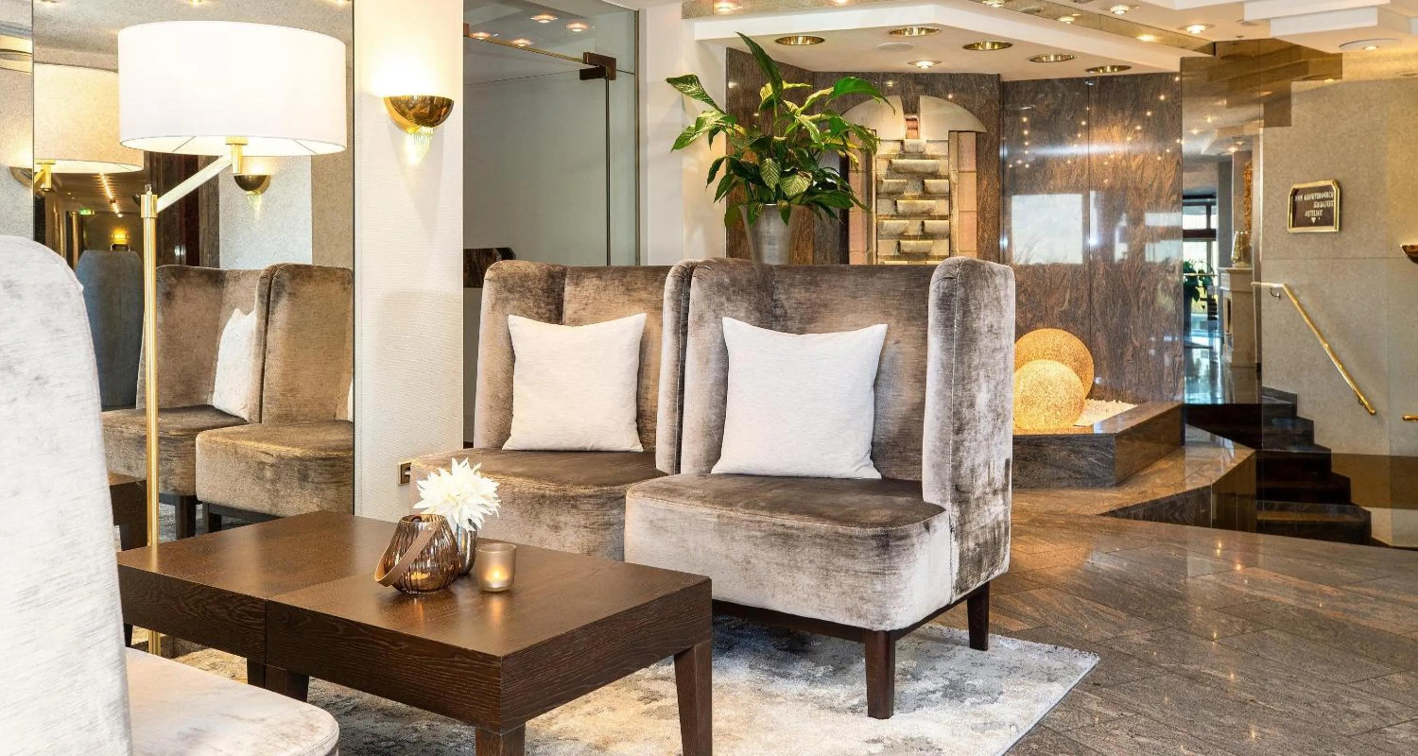 Lobby or reception in Best Western Victor's Residenz-Hotel Rodenhof