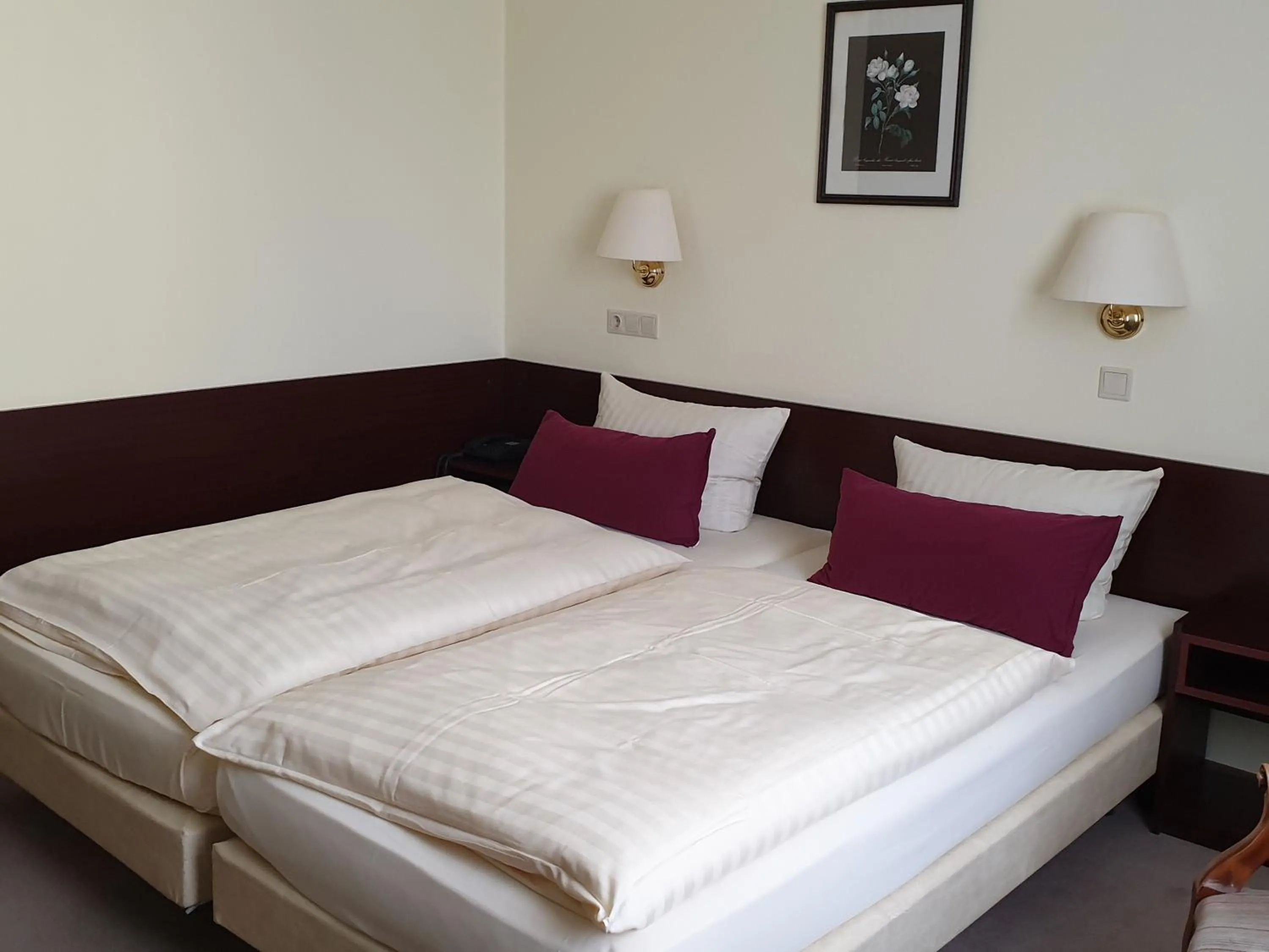 Bedroom, Bed in Hotel Bürgerhof Wetzlar