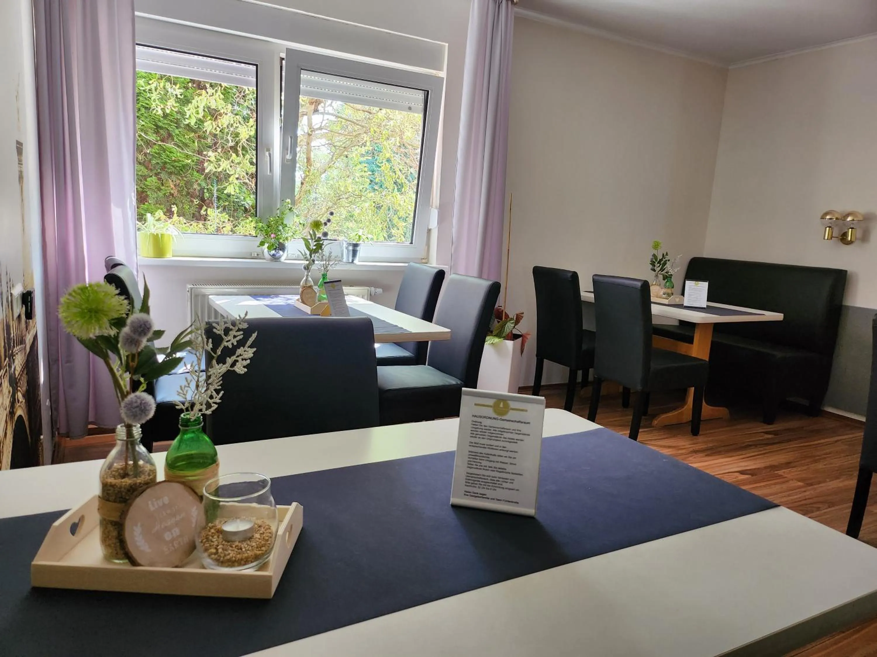 Communal lounge/ TV room in Hotel Zur Fichtenbreite -Garni-