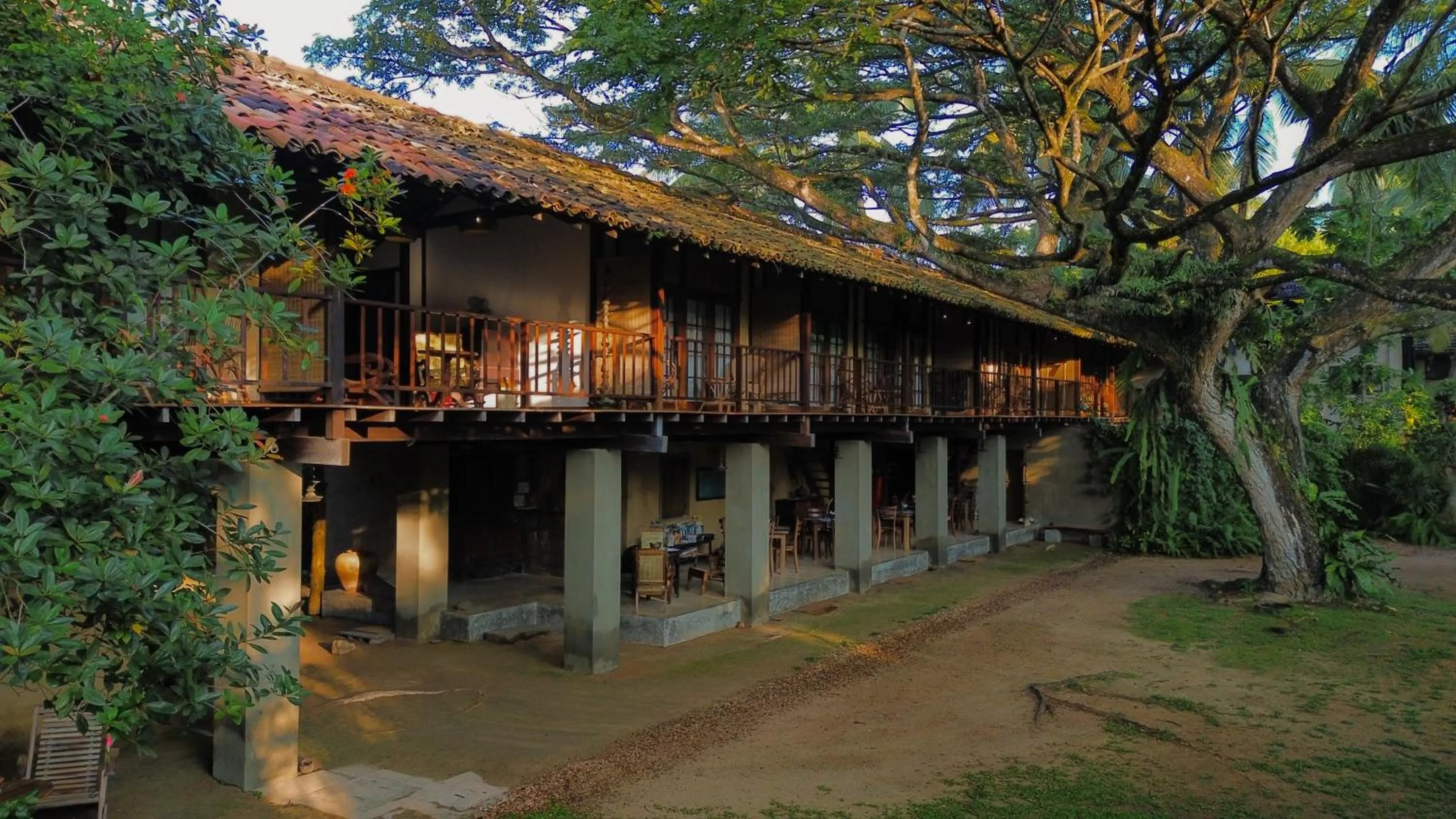 Dunes Unawatuna Hotel