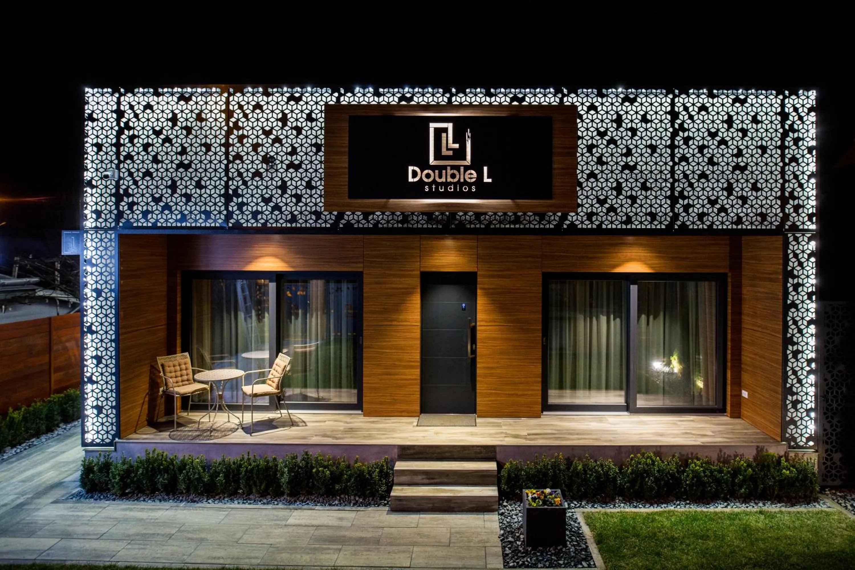 Facade/entrance in DoubleL Studios