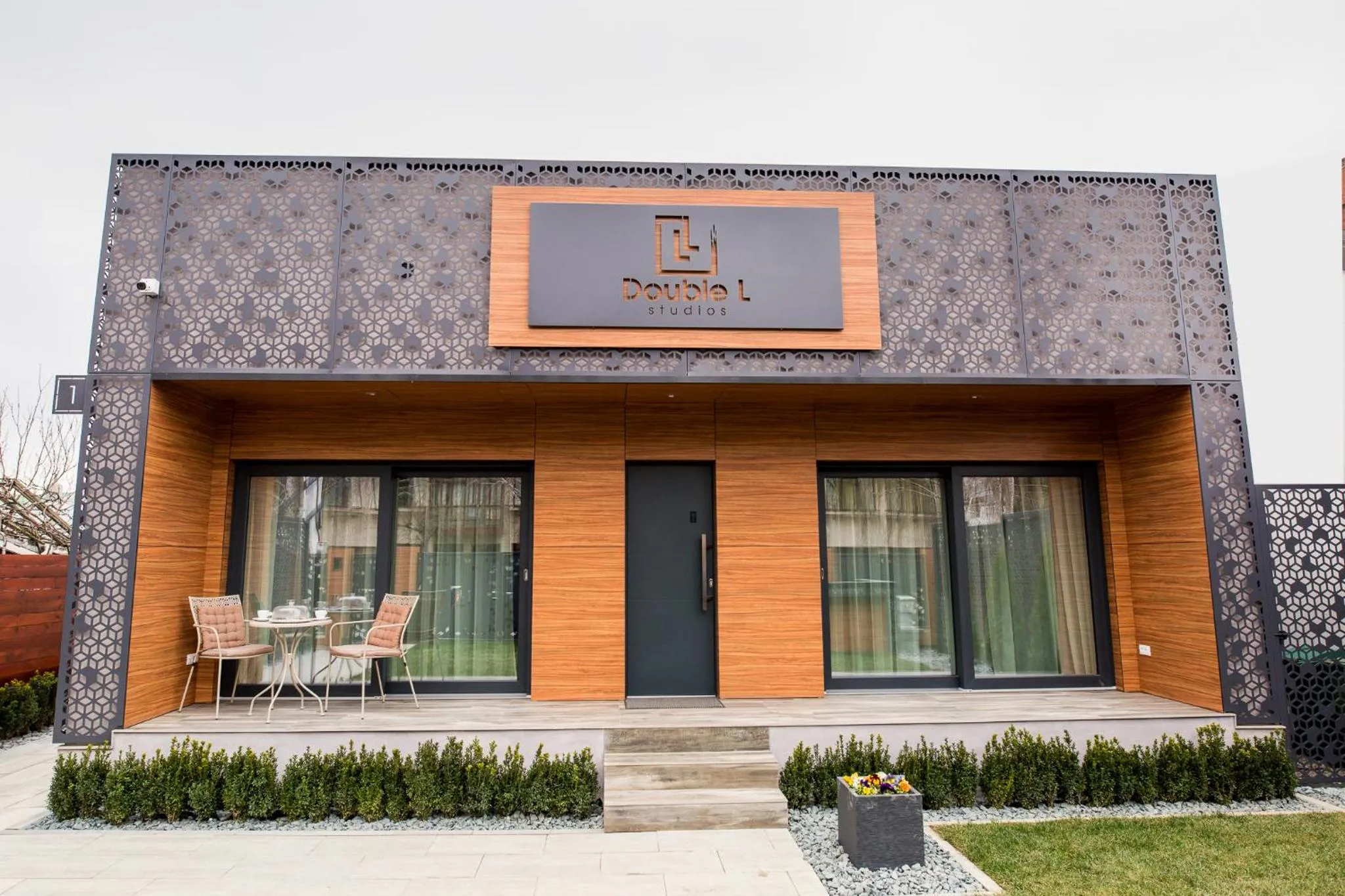 Facade/entrance in DoubleL Studios