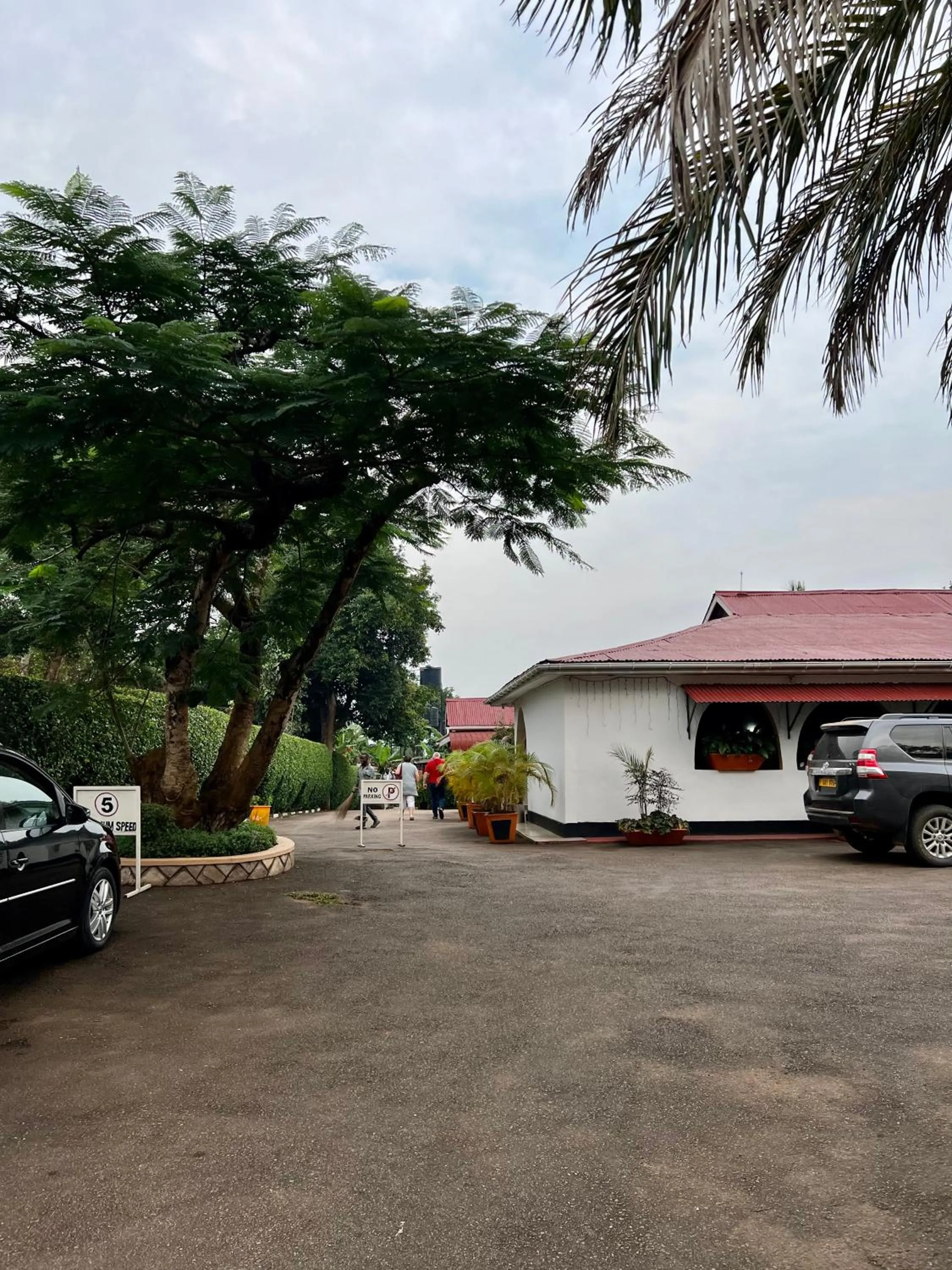 Parking in Sunset Hotel Entebbe