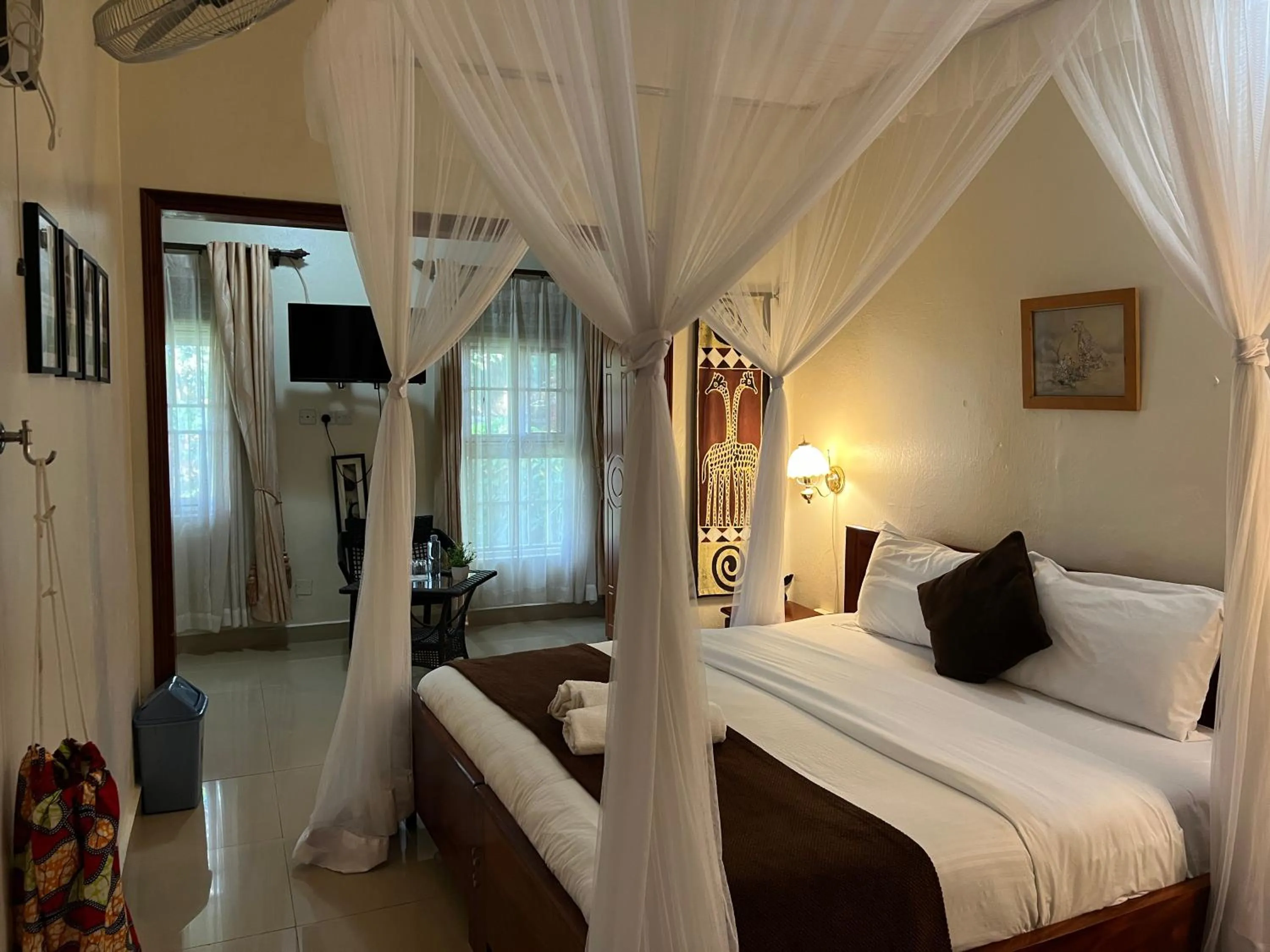 Bedroom, Bed in Sunset Hotel Entebbe