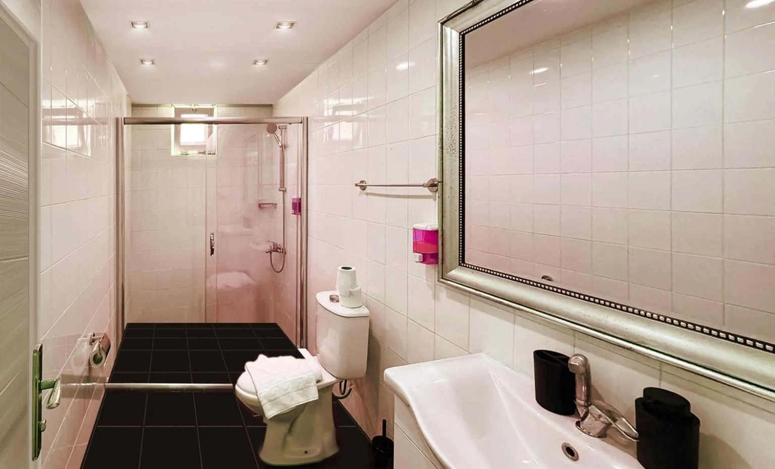 Bathroom in Gold Twins Boutique Hotel