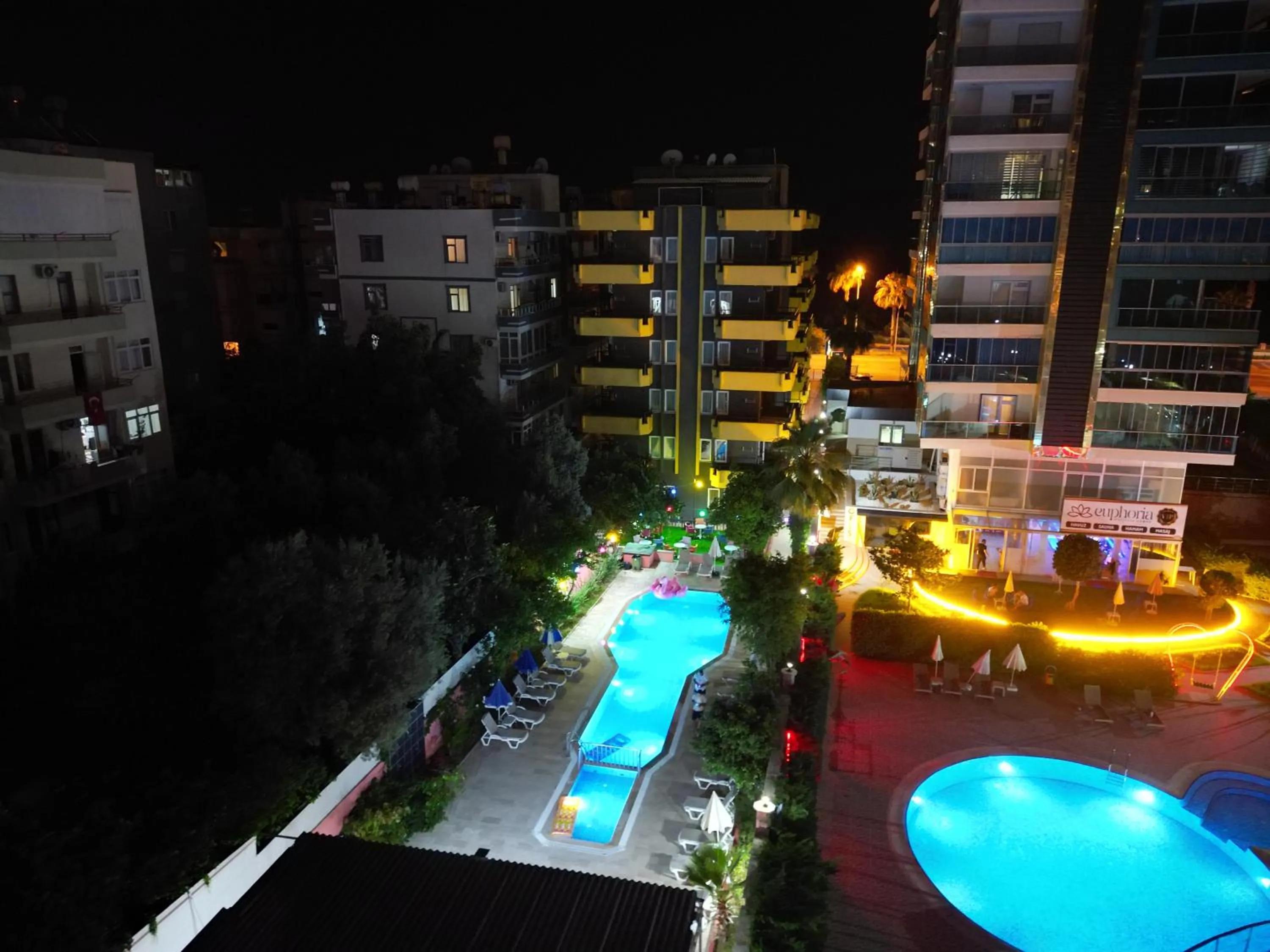 Property building in Gold Twins Boutique Hotel