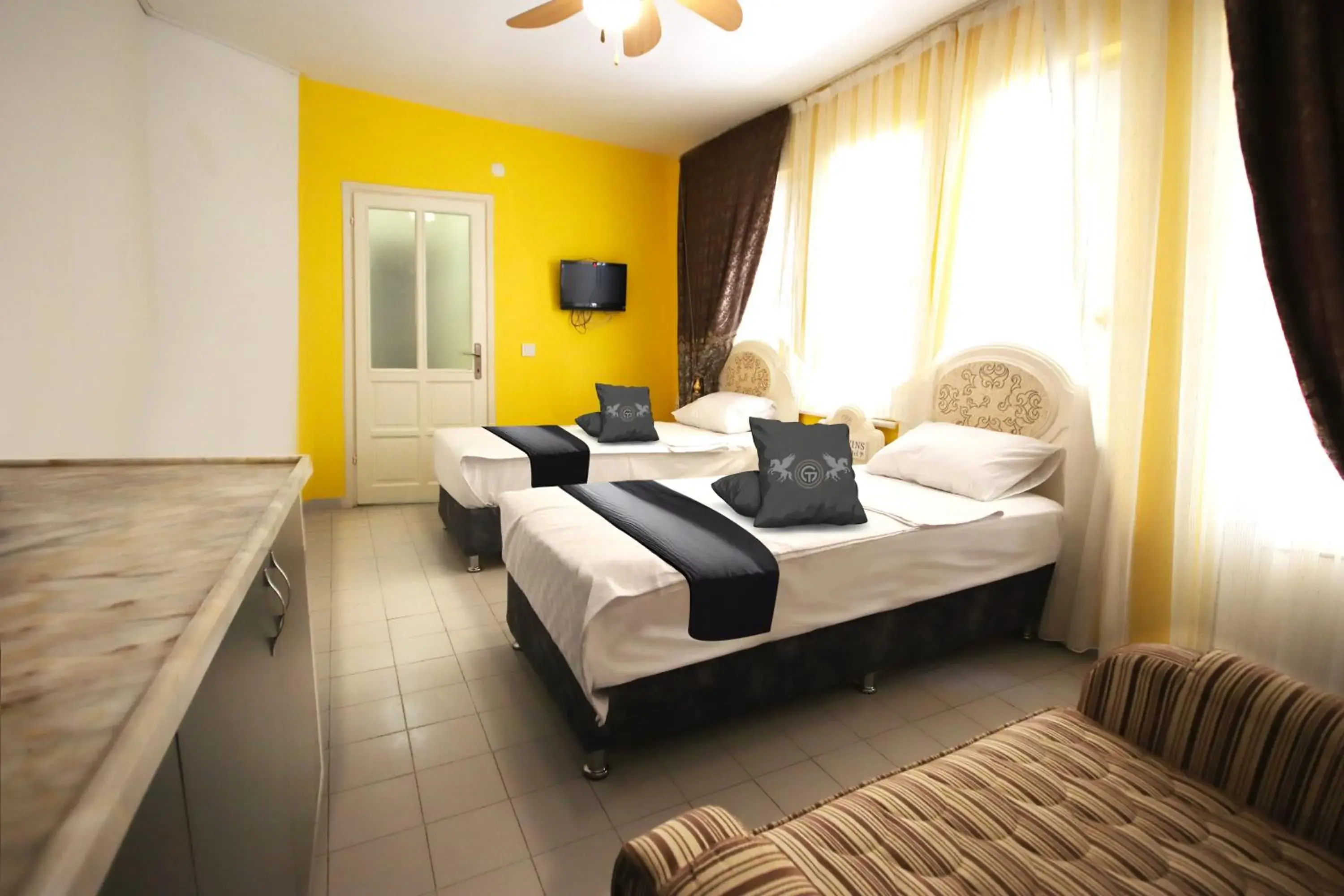 Deluxe Suite with Sea View in Gold Twins Boutique Hotel Deluxe Suite with Sea View in Gold Twins Boutique Hotel