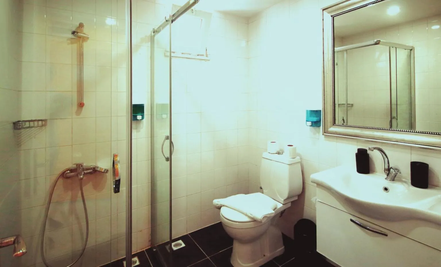 Shower in Gold Twins Boutique Hotel