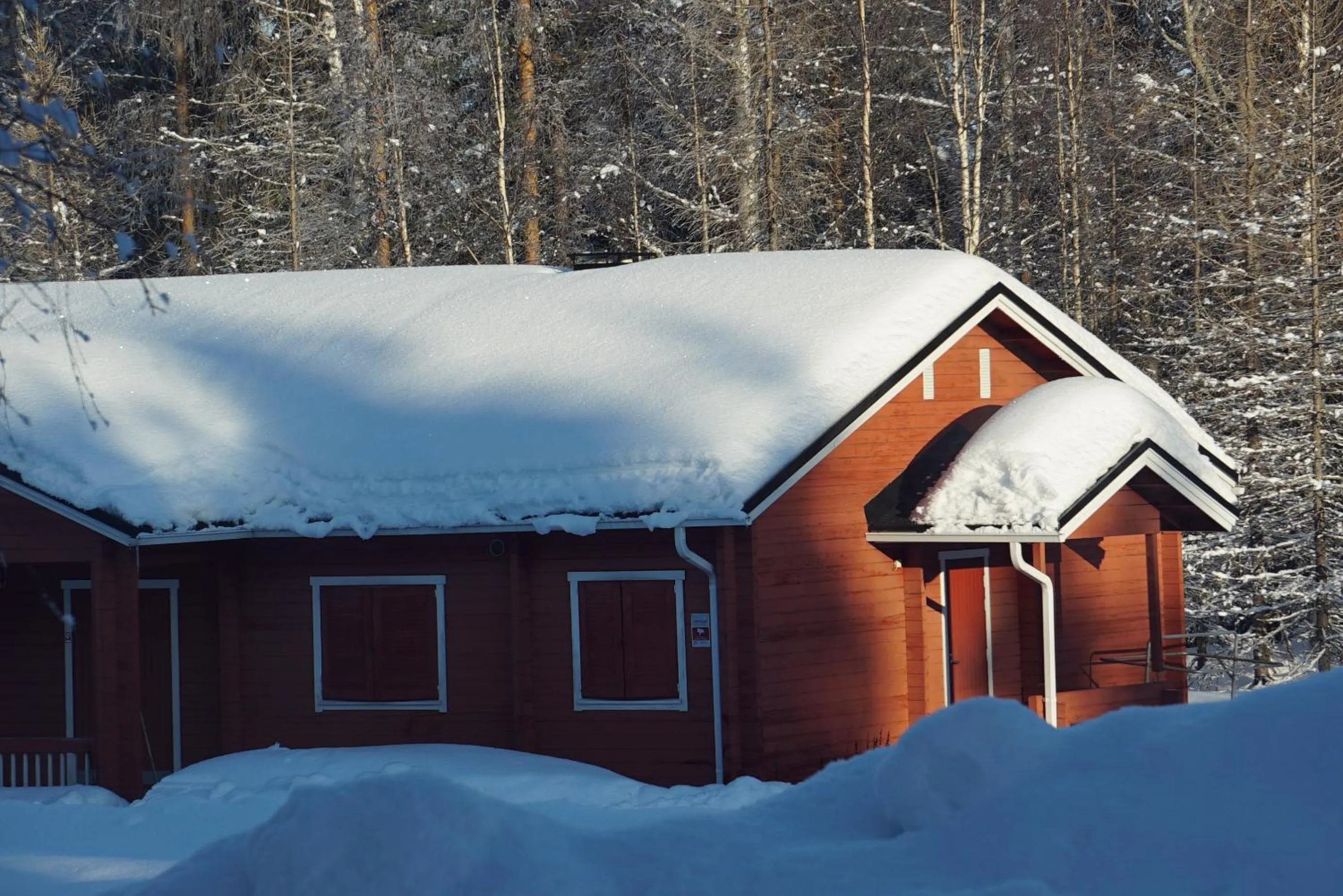 Property building in Old Pine Husky Lodge