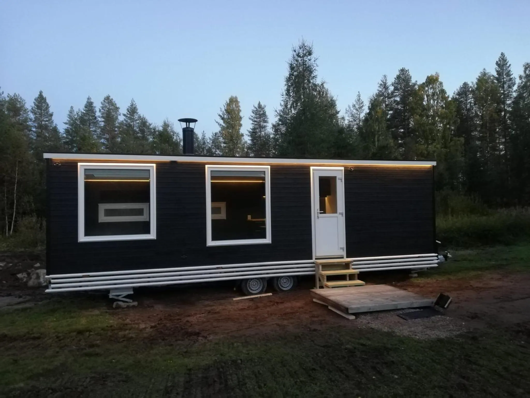 Old Pine Husky Lodge