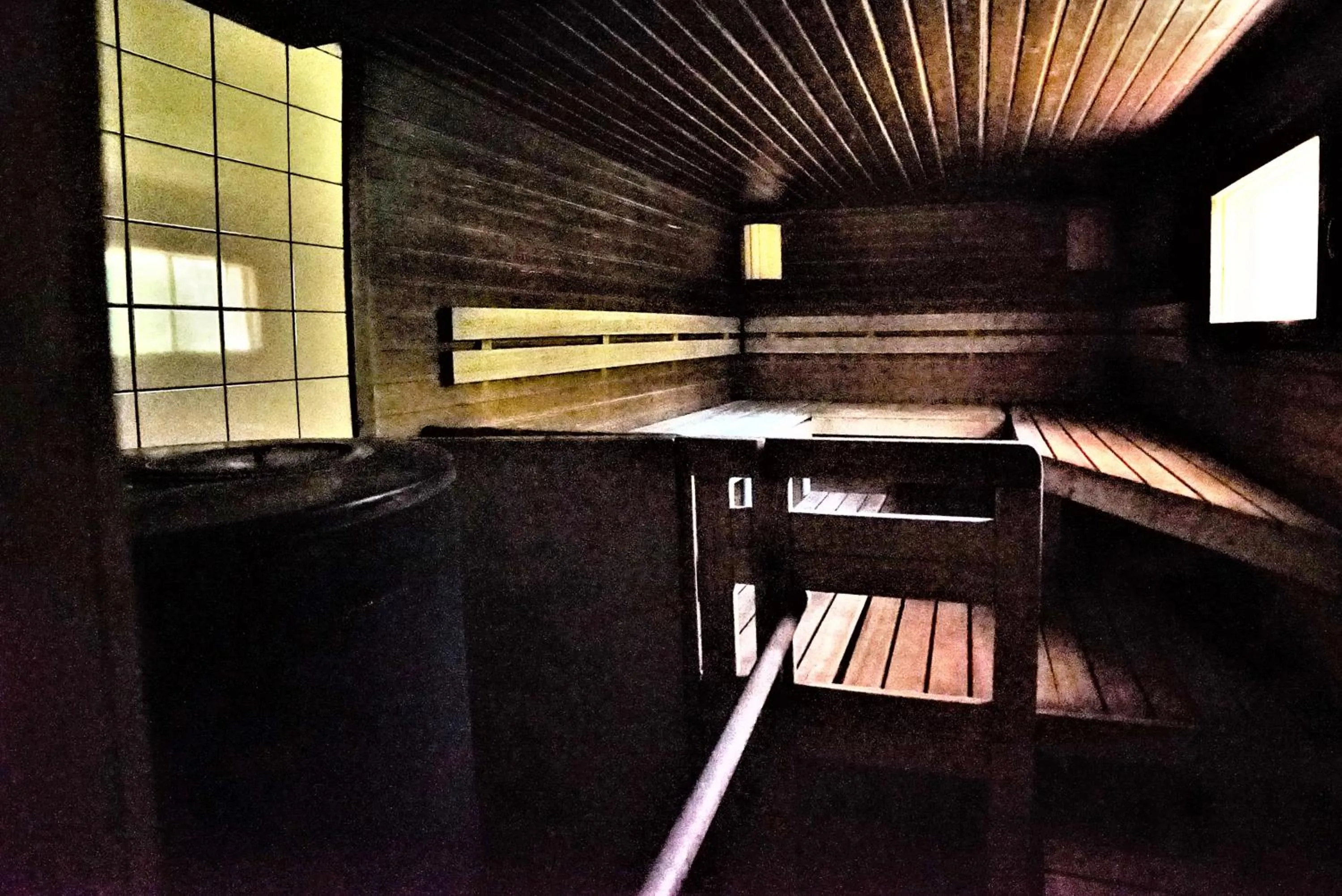 Old Pine Husky Lodge