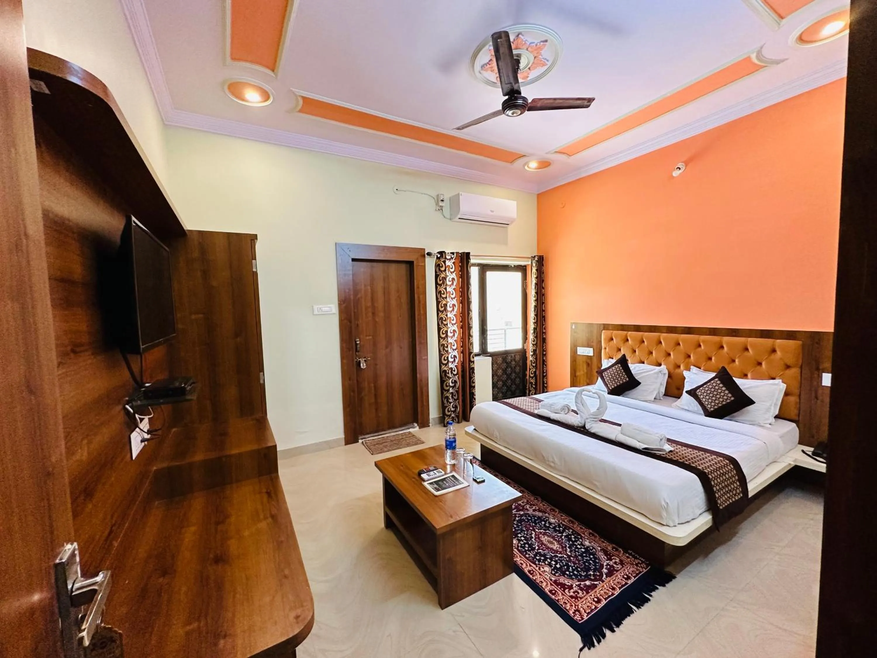 Bed in Siddarth Resort - Mountain View with Pool