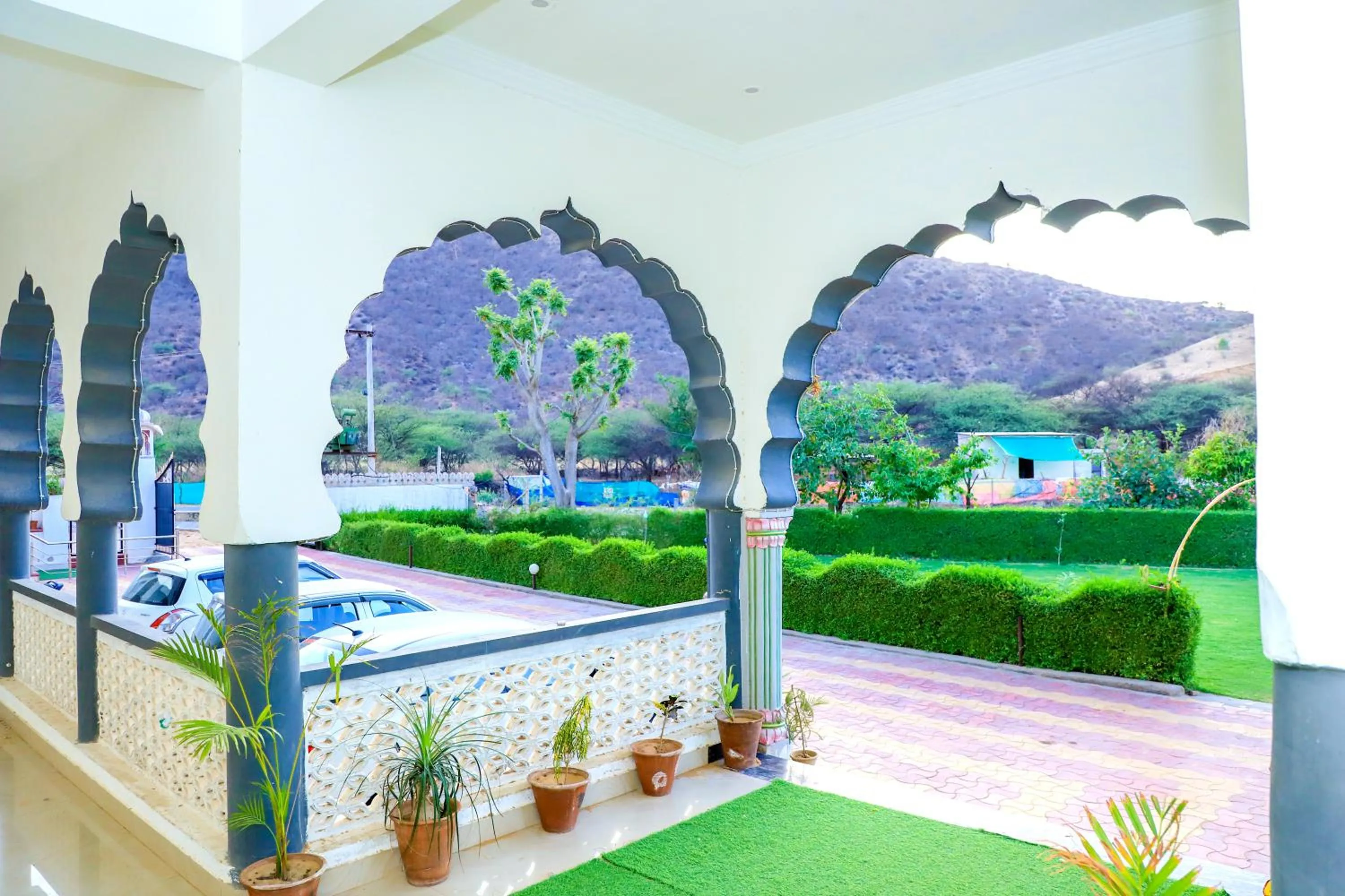 Siddarth Resort - Mountain View with Pool