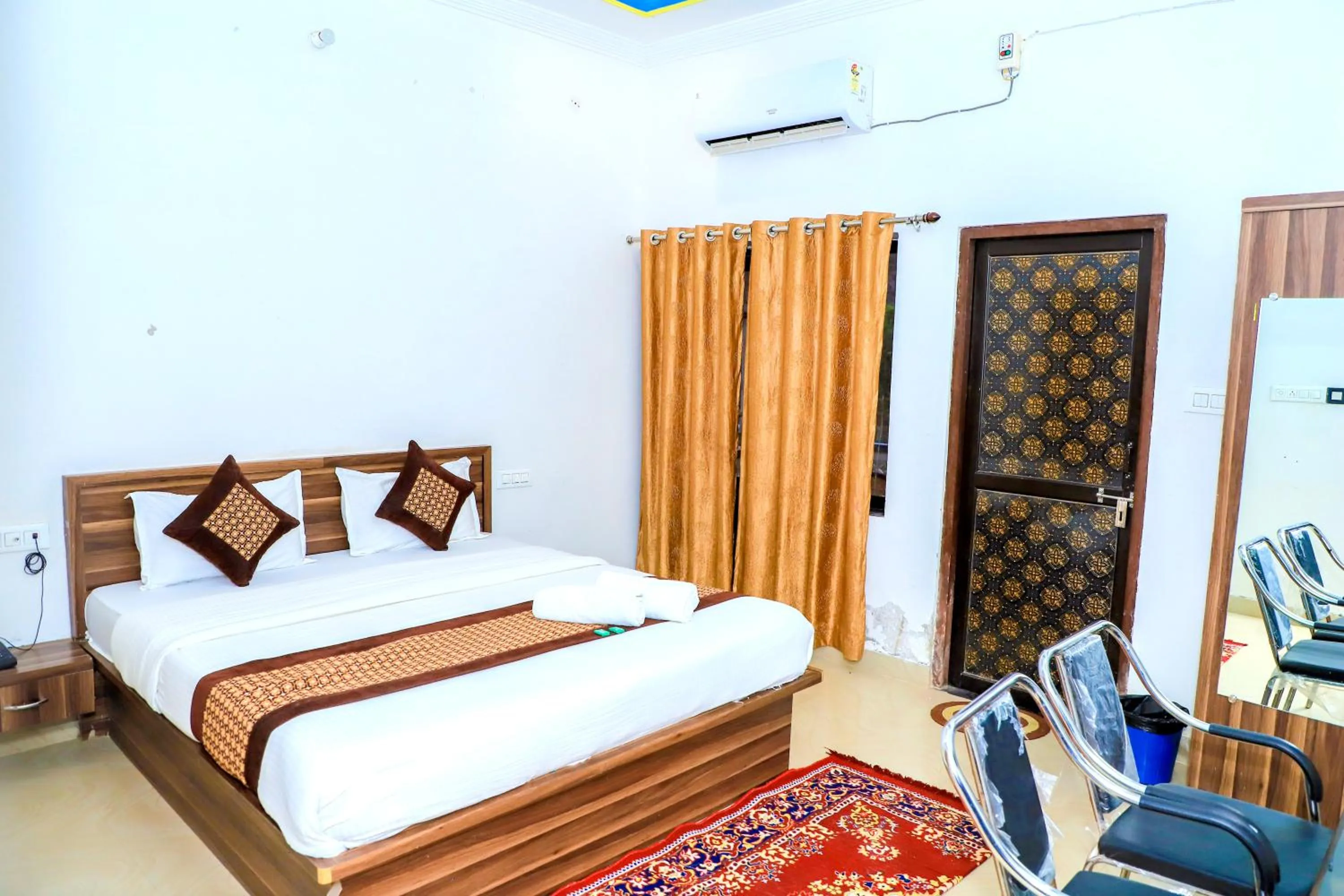 Bed in Siddarth Resort - Mountain View with Pool