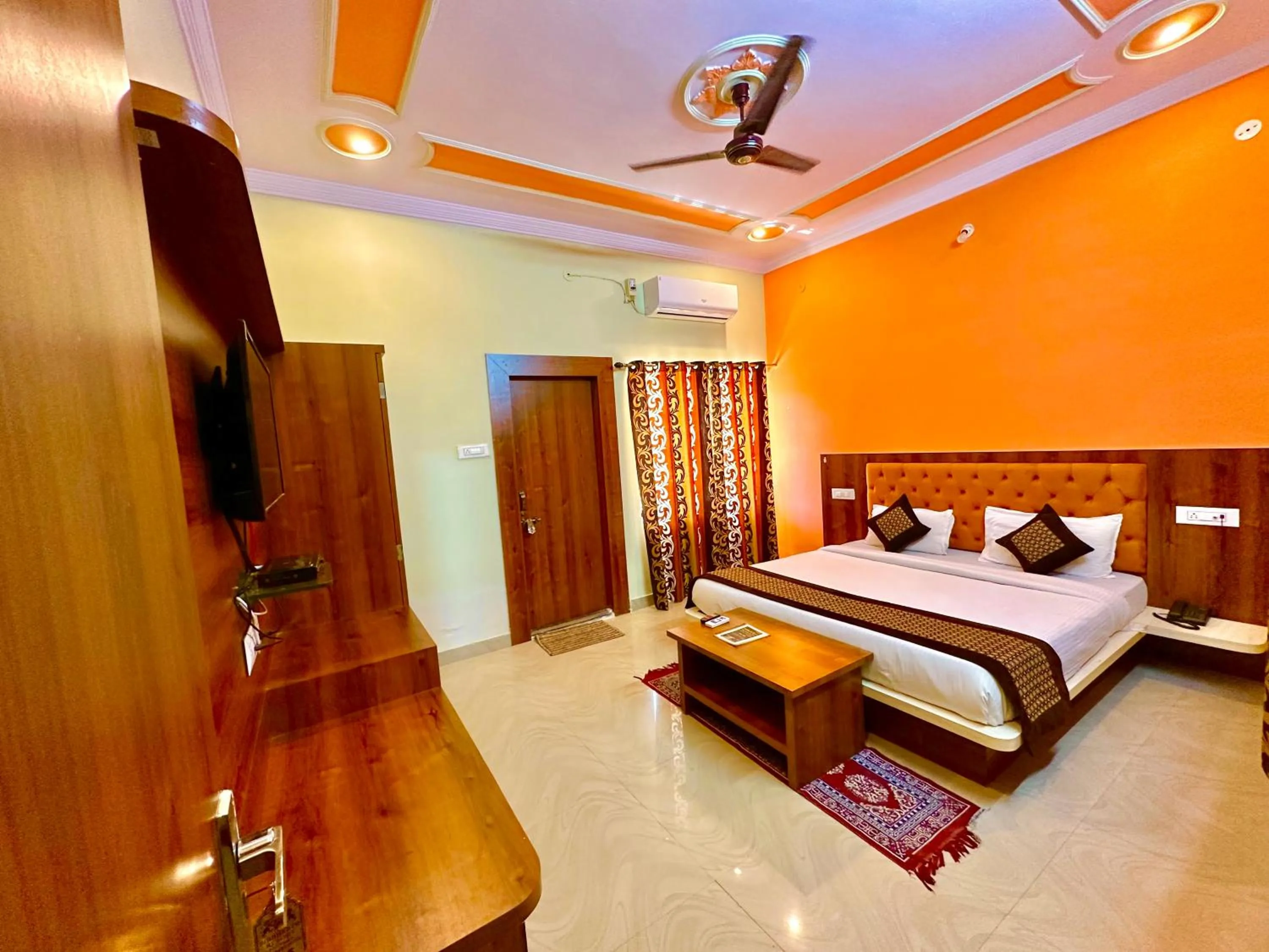 Bed in Siddarth Resort - Mountain View with Pool