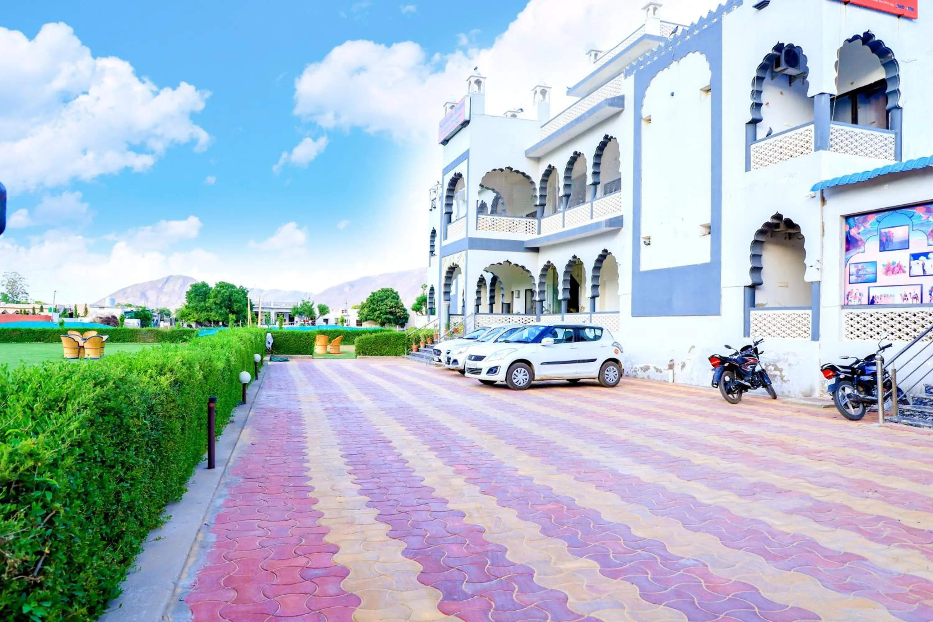 Siddarth Resort - Mountain View with Pool