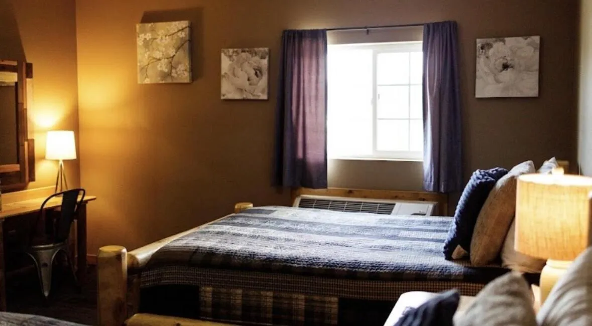 Bedroom, Bed in Big Horse Inn and Suites