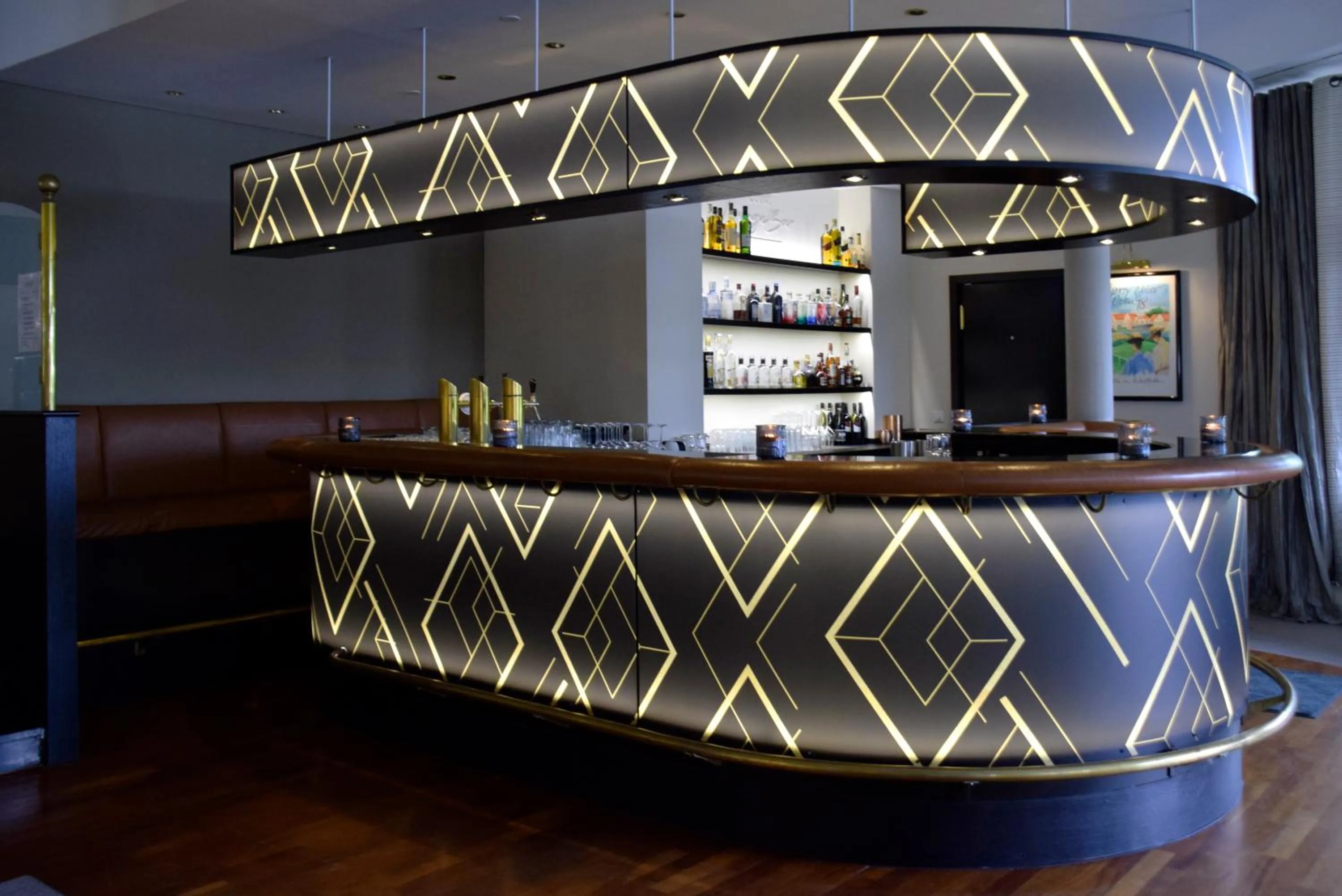 Lounge or bar in COURT HOTEL