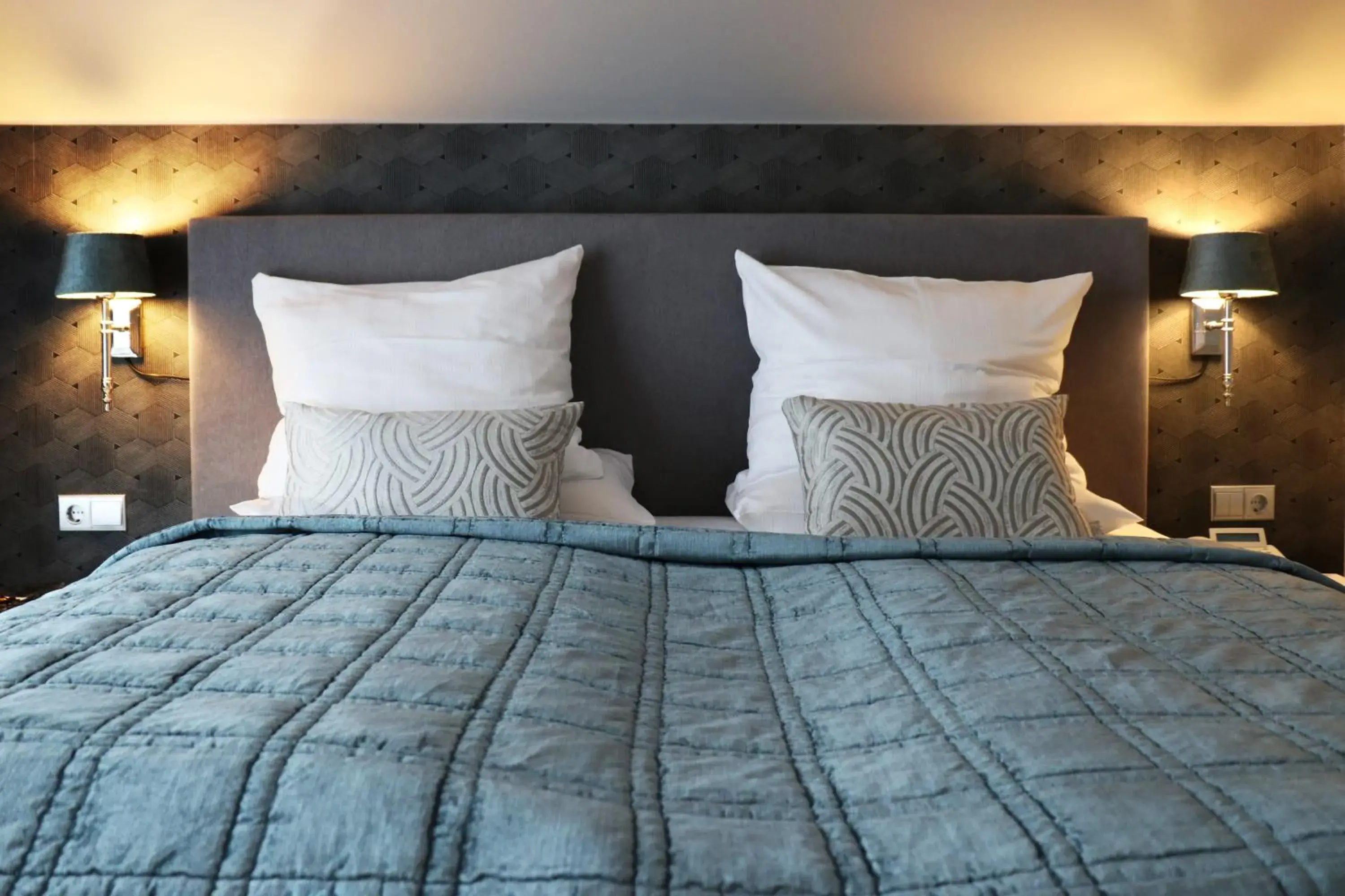 Bed in COURT HOTEL Bed in COURT HOTEL