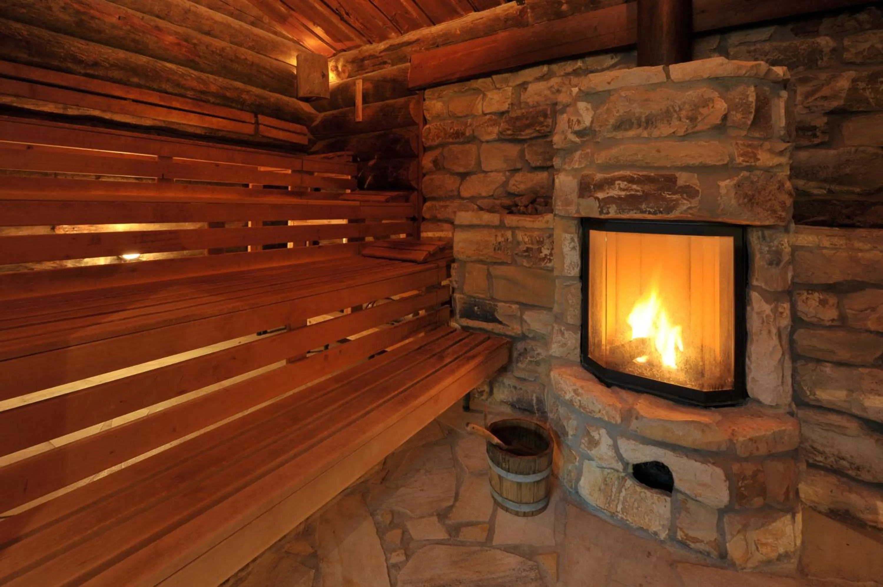 Sauna in COURT HOTEL